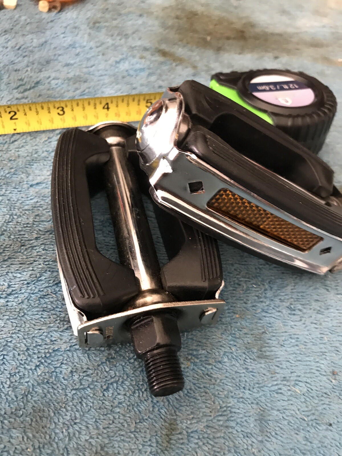 Classic bow rubber block bicycle cruiser vintage-style pedals 1/2″ BLACK/SILVER