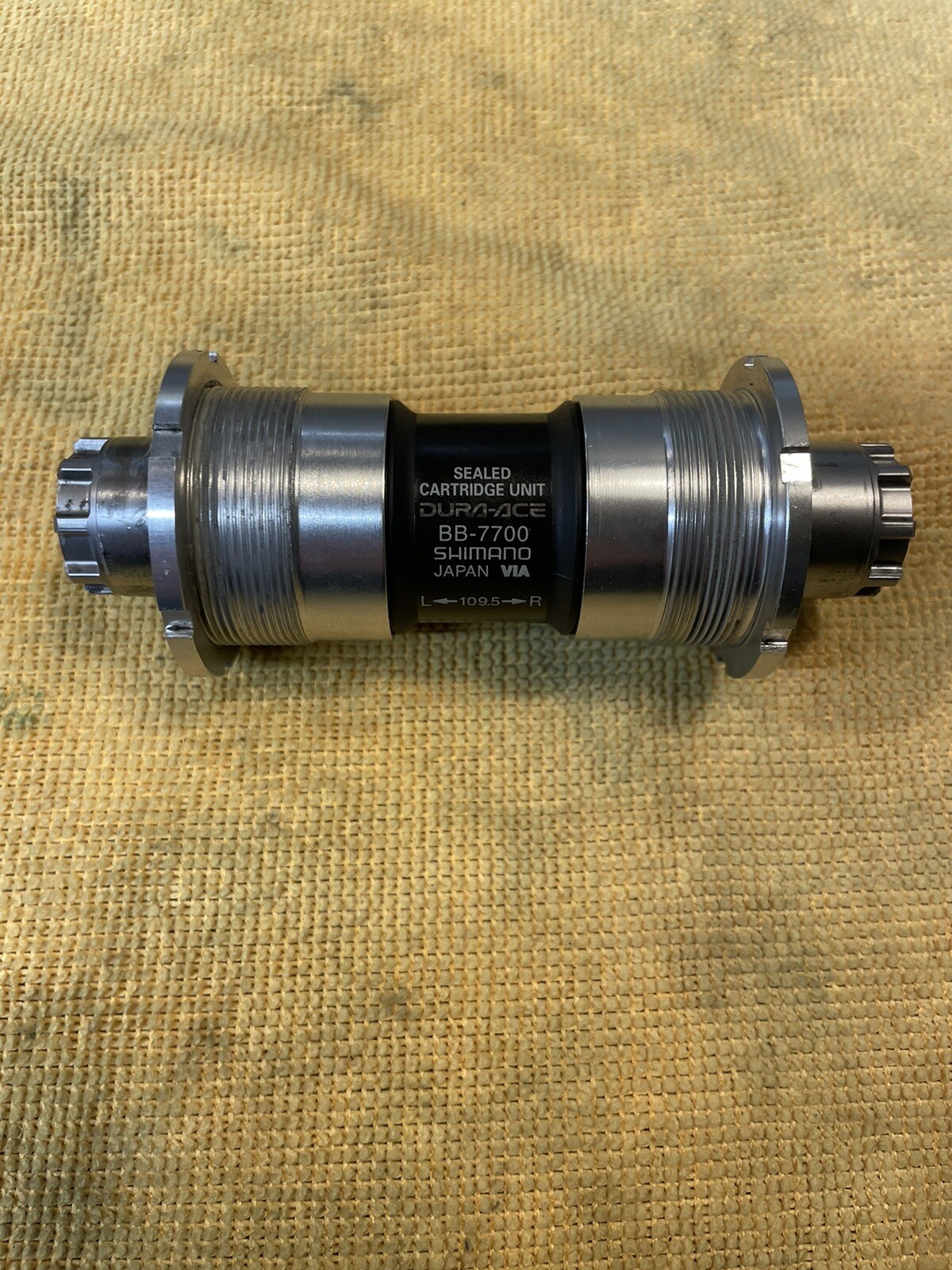 Shimano Dura-Ace BB-7700 Octalink V1 Bottom Bracket 68 x 109.5 Eng EXCELLENT