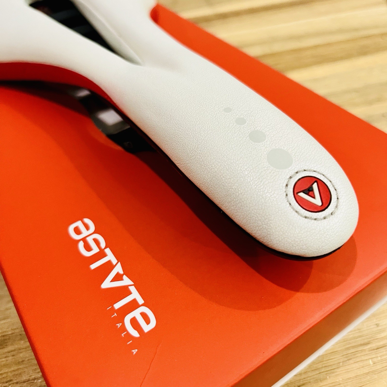 Astute Skylite VT Carbon Rail Saddle – White – Made In Italy – Original Box Used