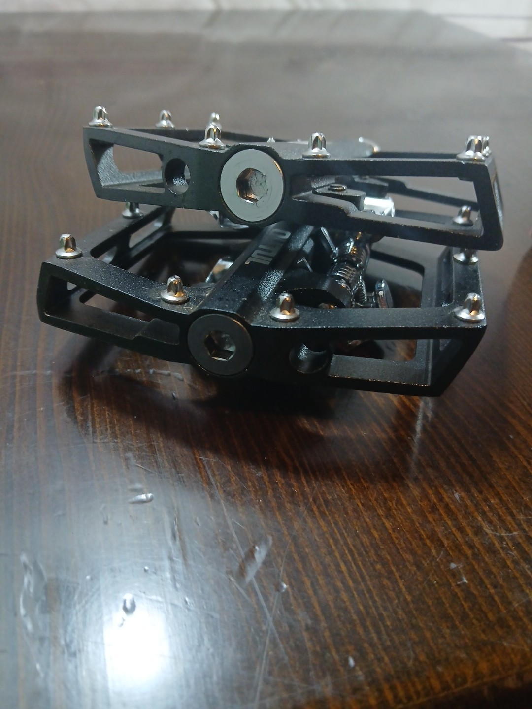 OUTUL Bike Pedals MTB Lightweight Alloy 9/16″ Bearing Pedals