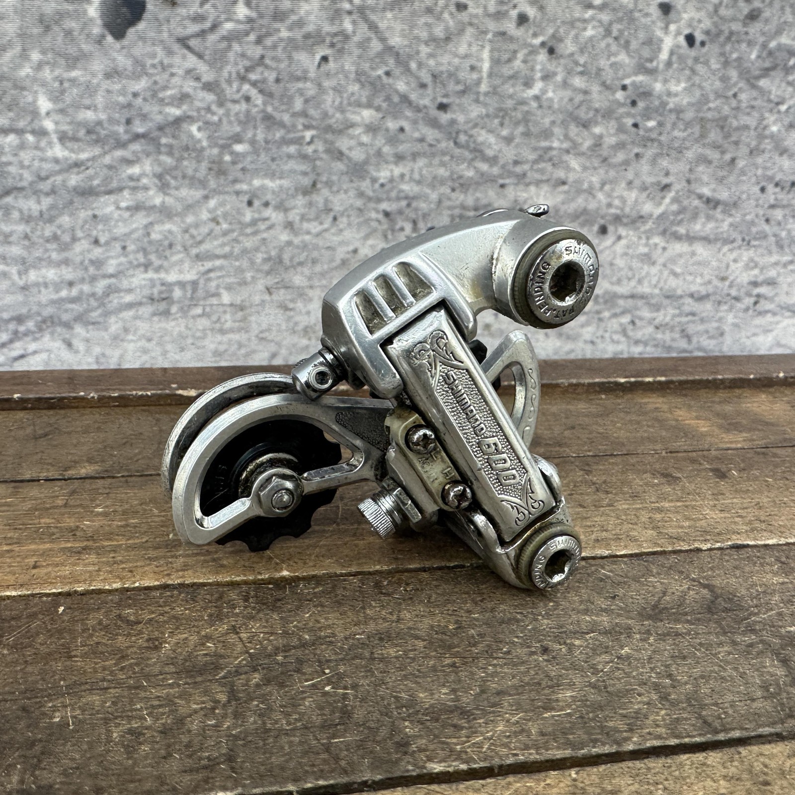 Vintage Shimano 600 Arabesque Rear Derailleur Short Cage Bolt-On Japan Race