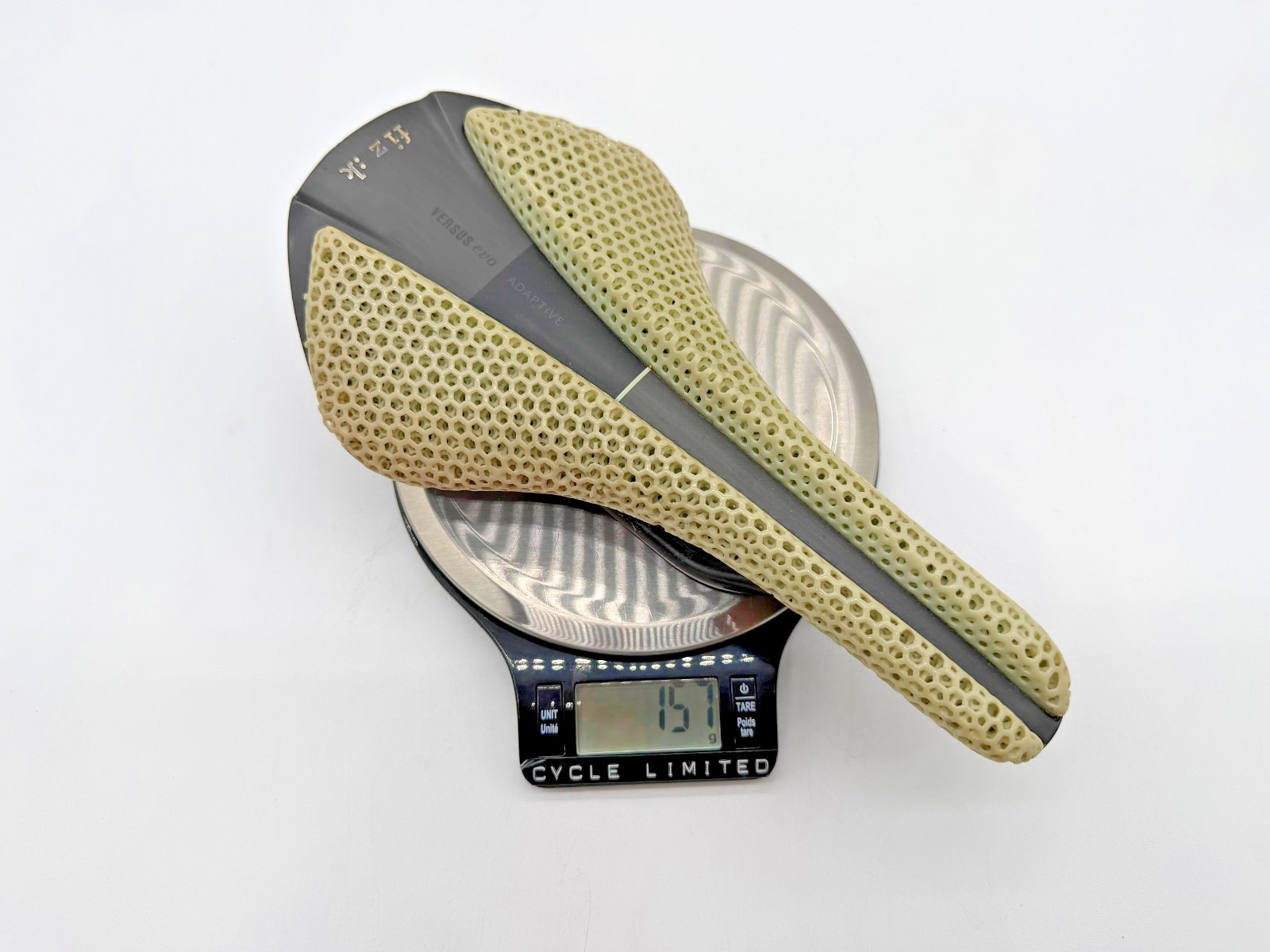 Fizik Versus EVO Adaptive 3D MOBIUS Printed Carbon Fiber Road Bike Saddle 139mm