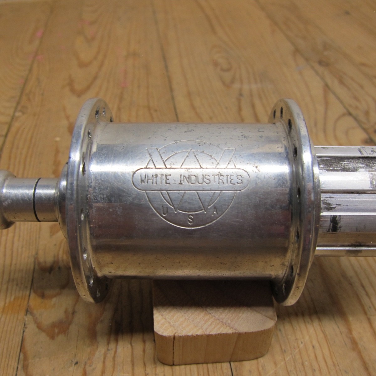 White Industries Tracker Hubs 100/135mm QR 32H Rim Brake HG 8/9/10 Vintage