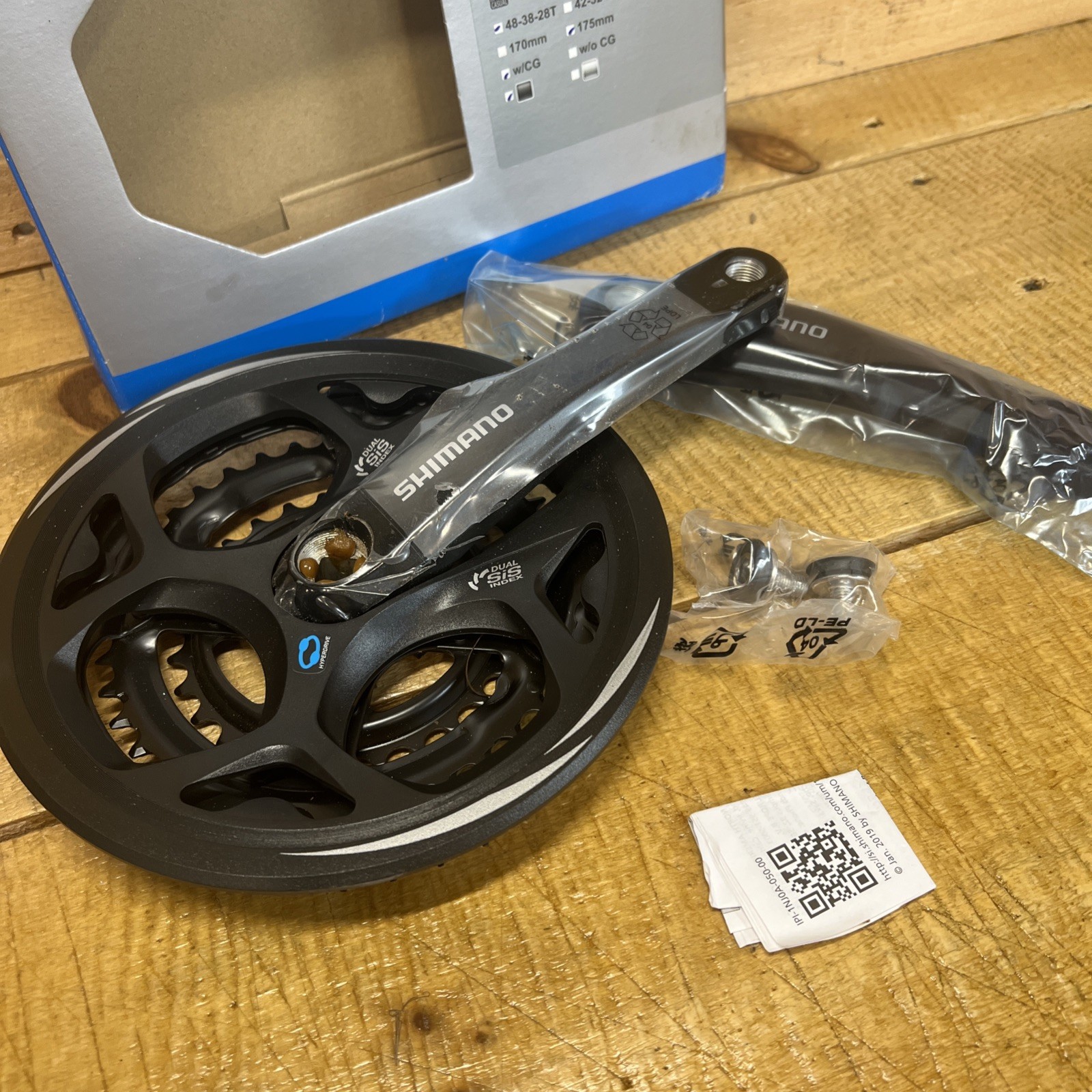 Shimano Altus FC-M311 Crankset 175mm 7/8-Speed 48/38/28t Riveted Black