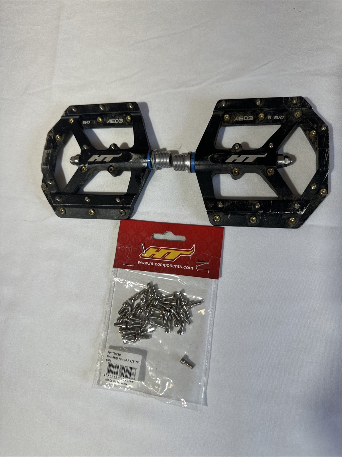 HT Components AE03 Stealth Black Pedals Bicycle Ultra Thin Platform CrMo EVO+