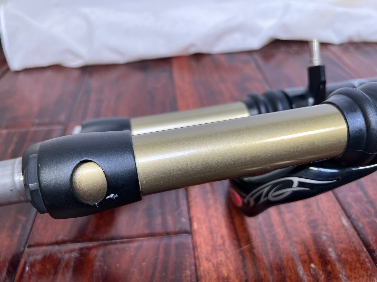 Vintage Manitou Black Fork 1-1/8” 100mm QR Disc/Rim 26″ leaking oil Retro MTB