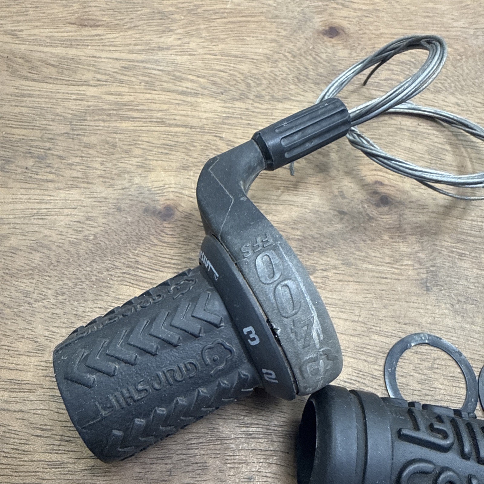 SRAM Grip Shift FSS400 Mountain Bike Shifter Pair Triple 3×7 Speed
