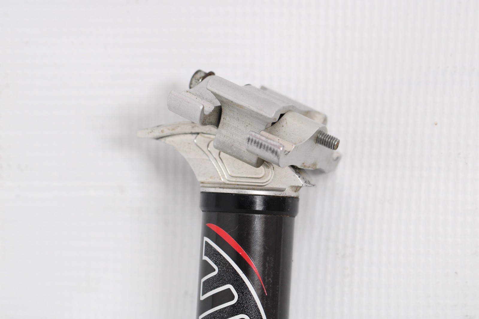 USE ALIEN CARBON SEATPOST 27.2mm 153g 270mm Length Black