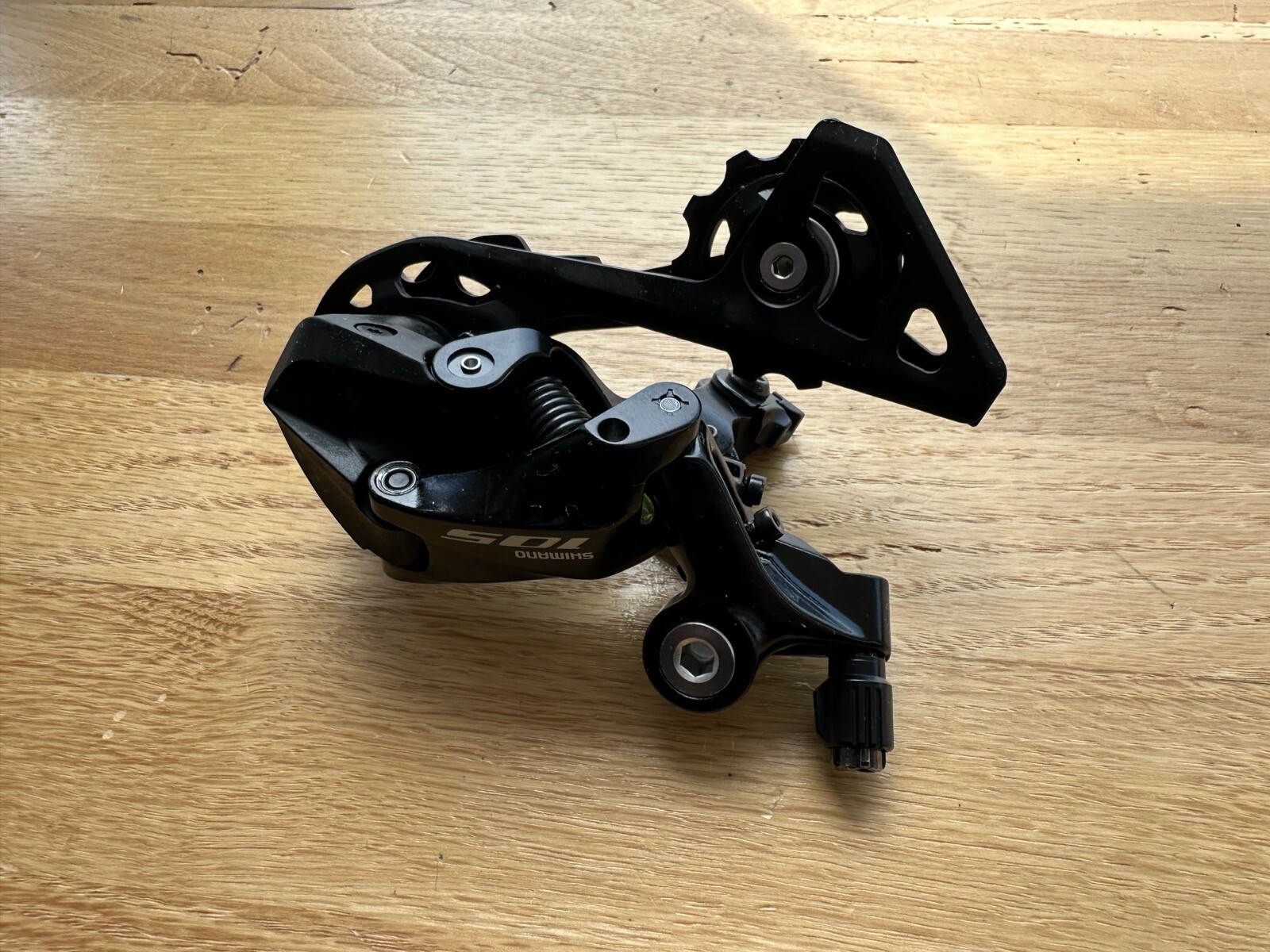 Shimano 105 RD-R7000 DIRECT MOUNT 11-Speed Rear Derailleur, Short SS Cage, Black
