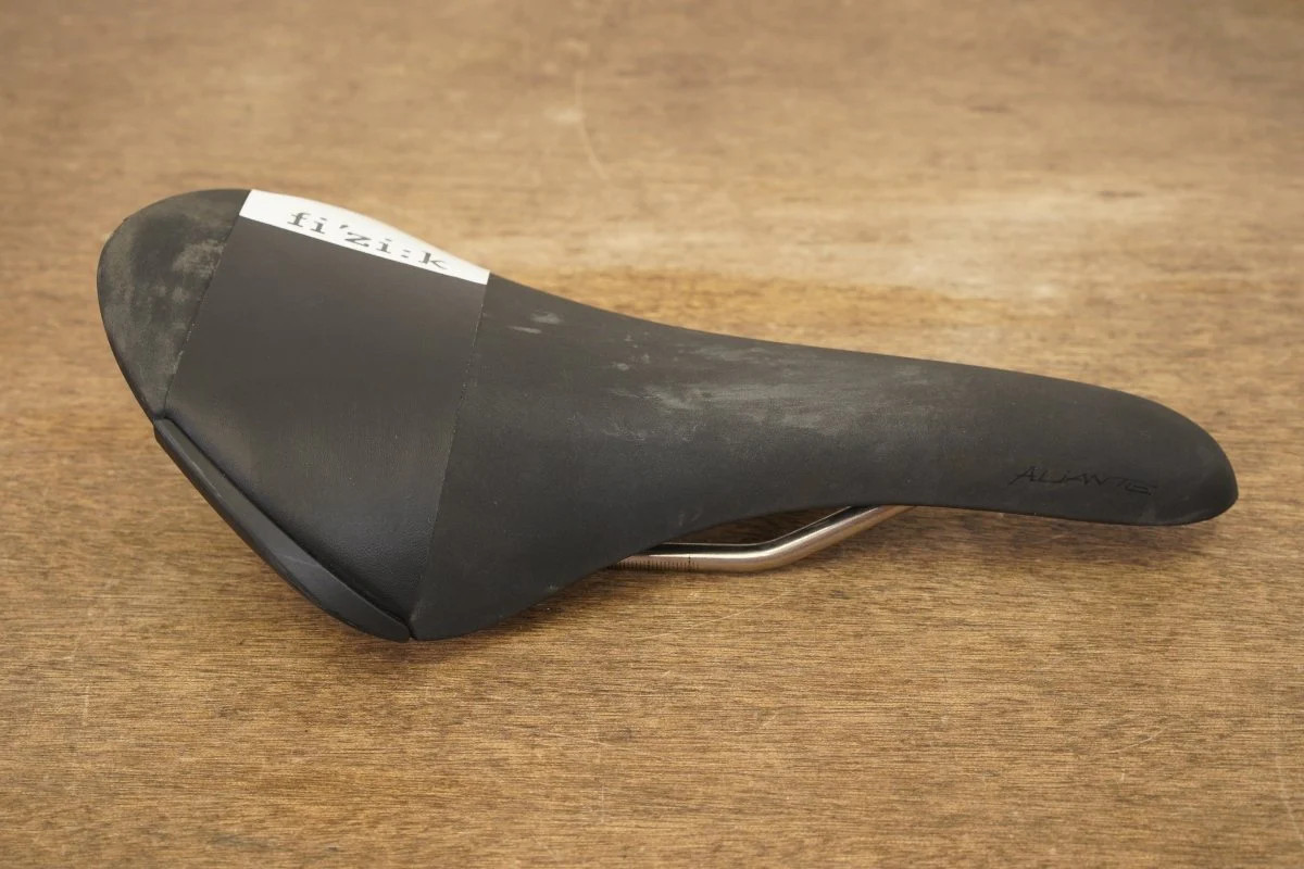 138mm (Regular) Fizik Aliante R5 Manganese Rail Road Saddle 229g