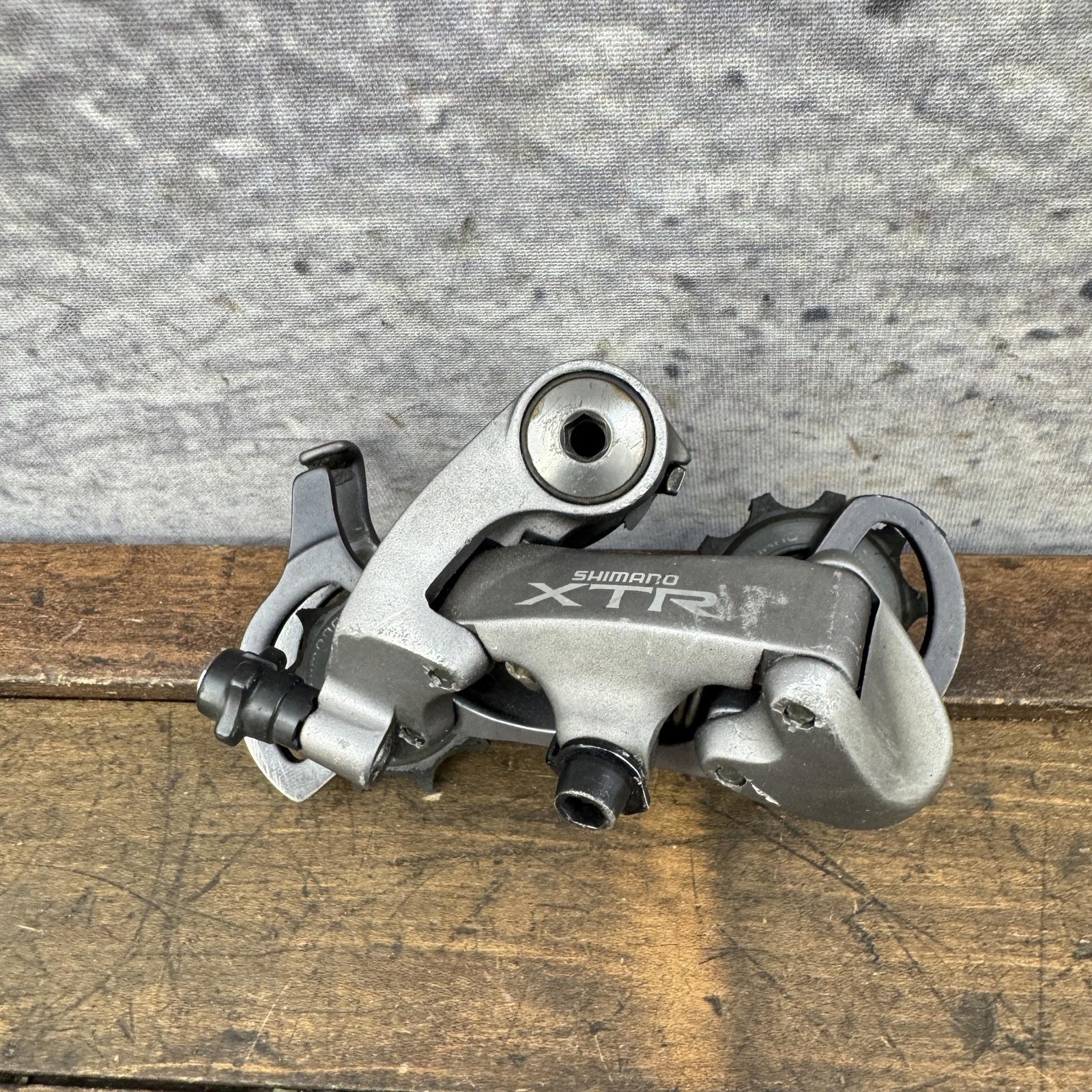 Vintage Shimano XTR Rear Derailleur Short Cage Bolt-On Gray MTB Bike 195g