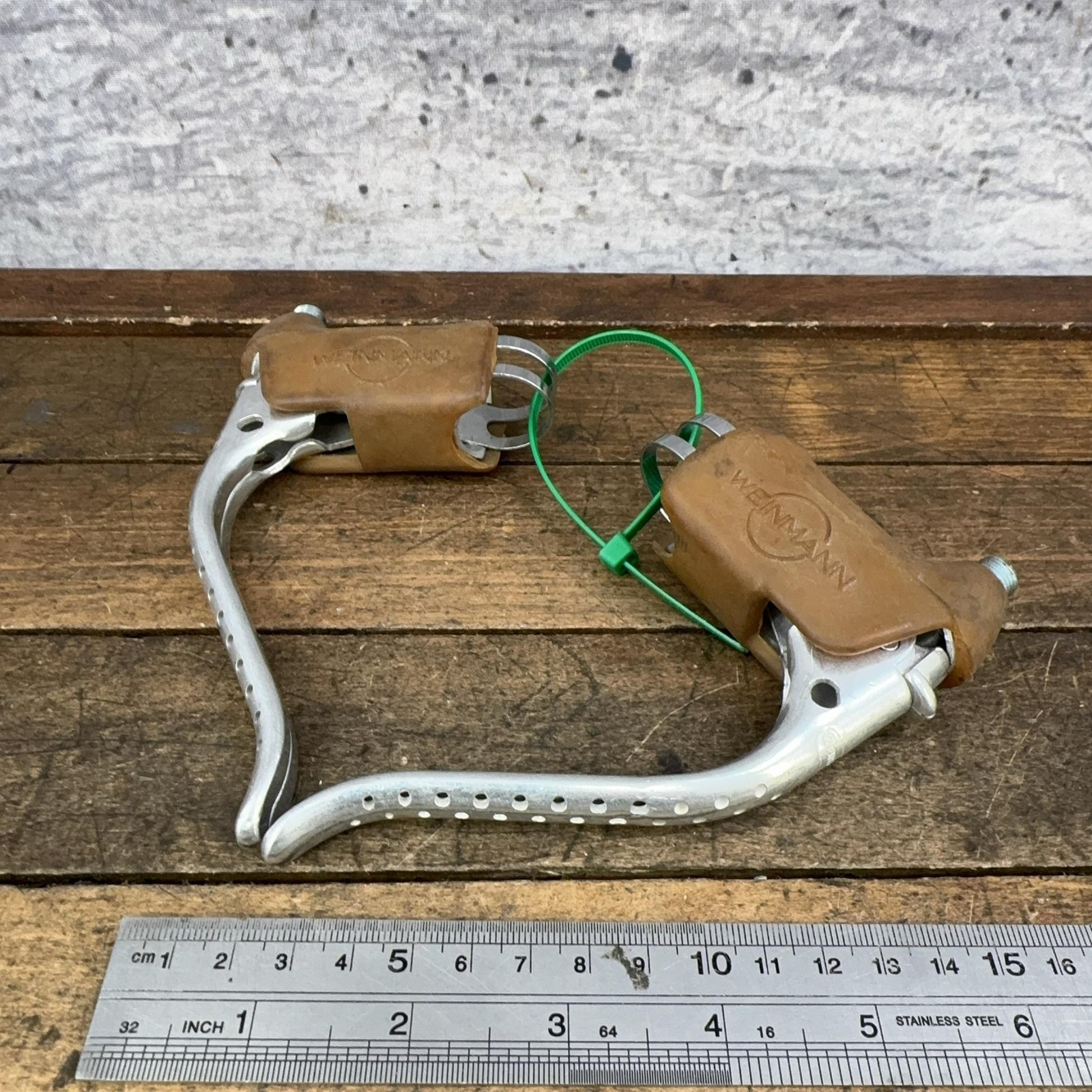 Vintage Weinmann Brake Levers Pair Drillium Gum Hoods Non-Aero Drop Bar Road