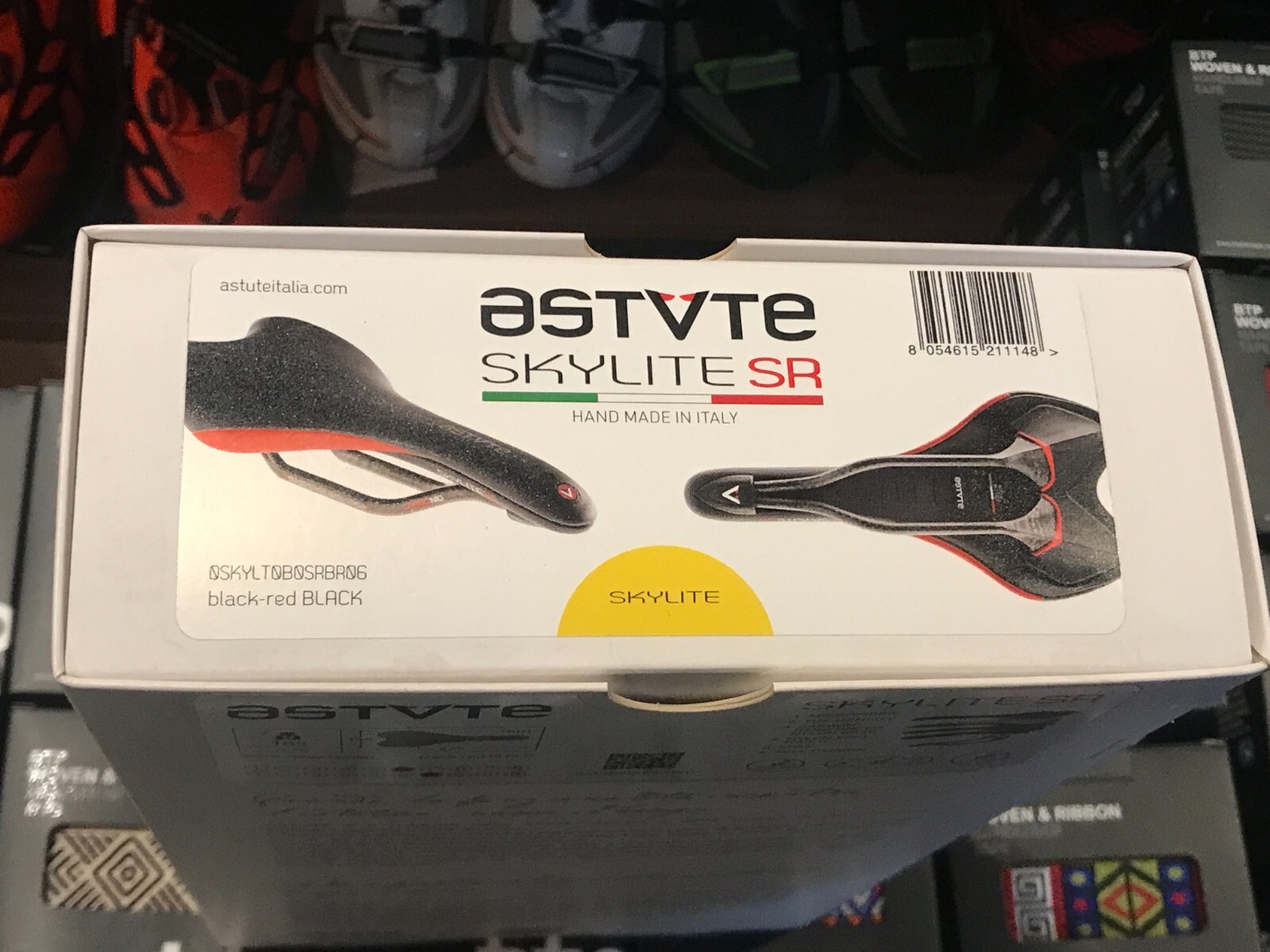 Astute Skylite SR Bike Saddle black-red-BLACK 135mm Carbon Rail Road