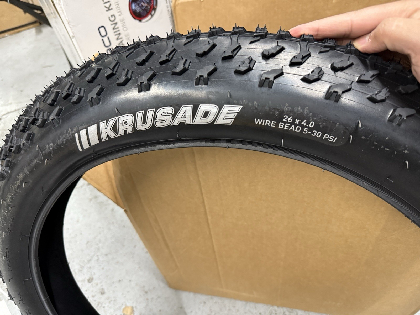 Kenda Krusade Fat Bike Tire, 26″ x 4.0″ With Inner Tube