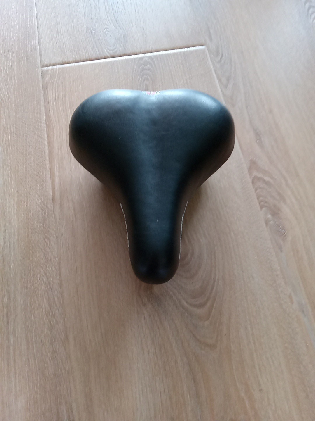 Schwinn Cruzair Wide Saddle Bike Bicycle Seat Black Air Cushioned Large 2012 NEW