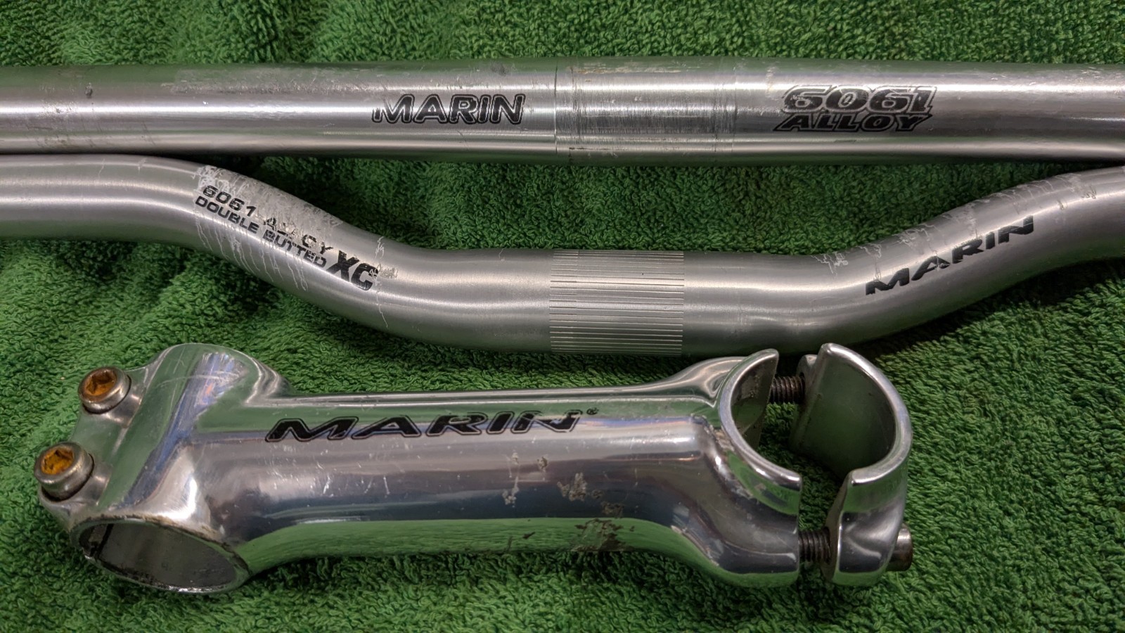 Vintage Marin Mountain Bike 1 1/8″ Stem And Handlebars Riser/Sweep 580mm 25.4mm