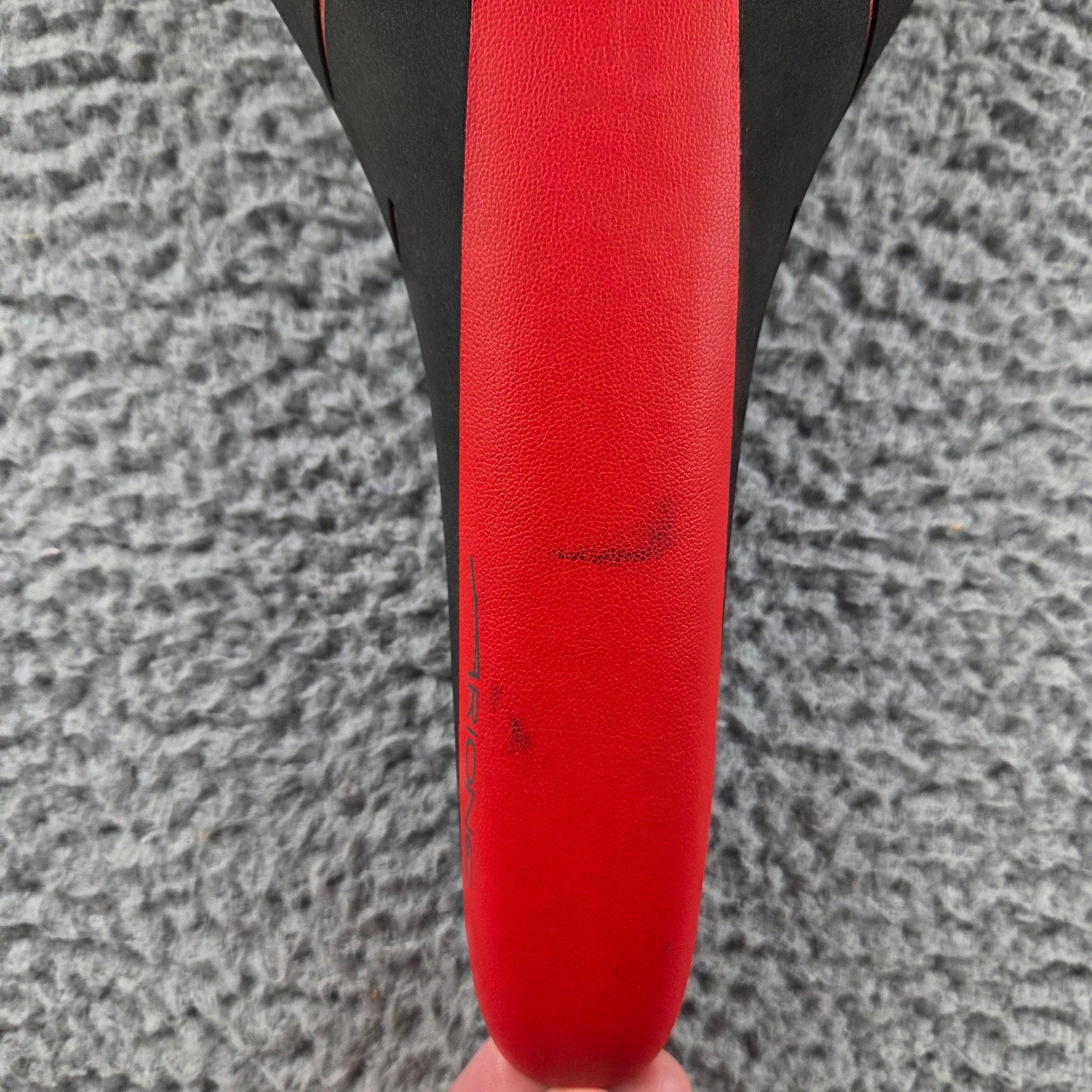Fizik Arione R5 Bicycle Saddle Unisex 300mm Red Black Wing Flex Road Bike Seat