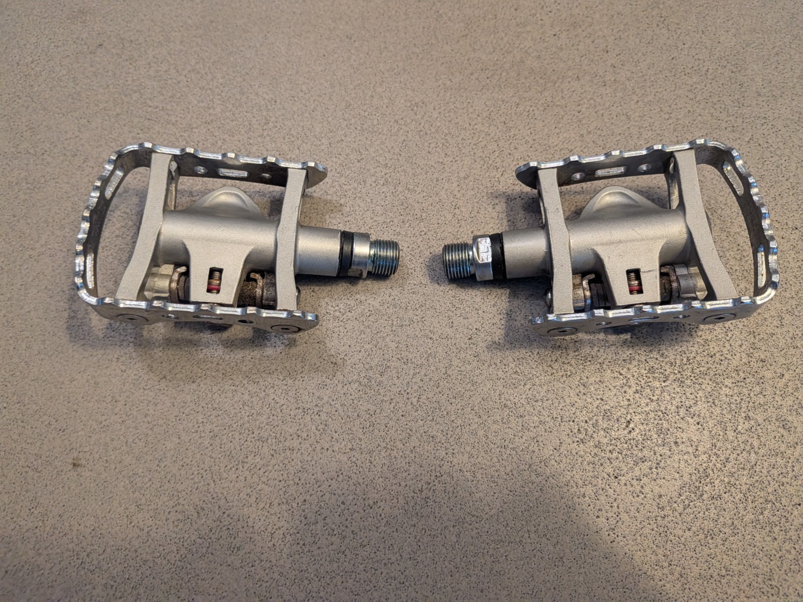 Shimano SPD PD-M324 Platform Hybrid Bike Pedals 9/16″ Silver MTB Road Touring A4