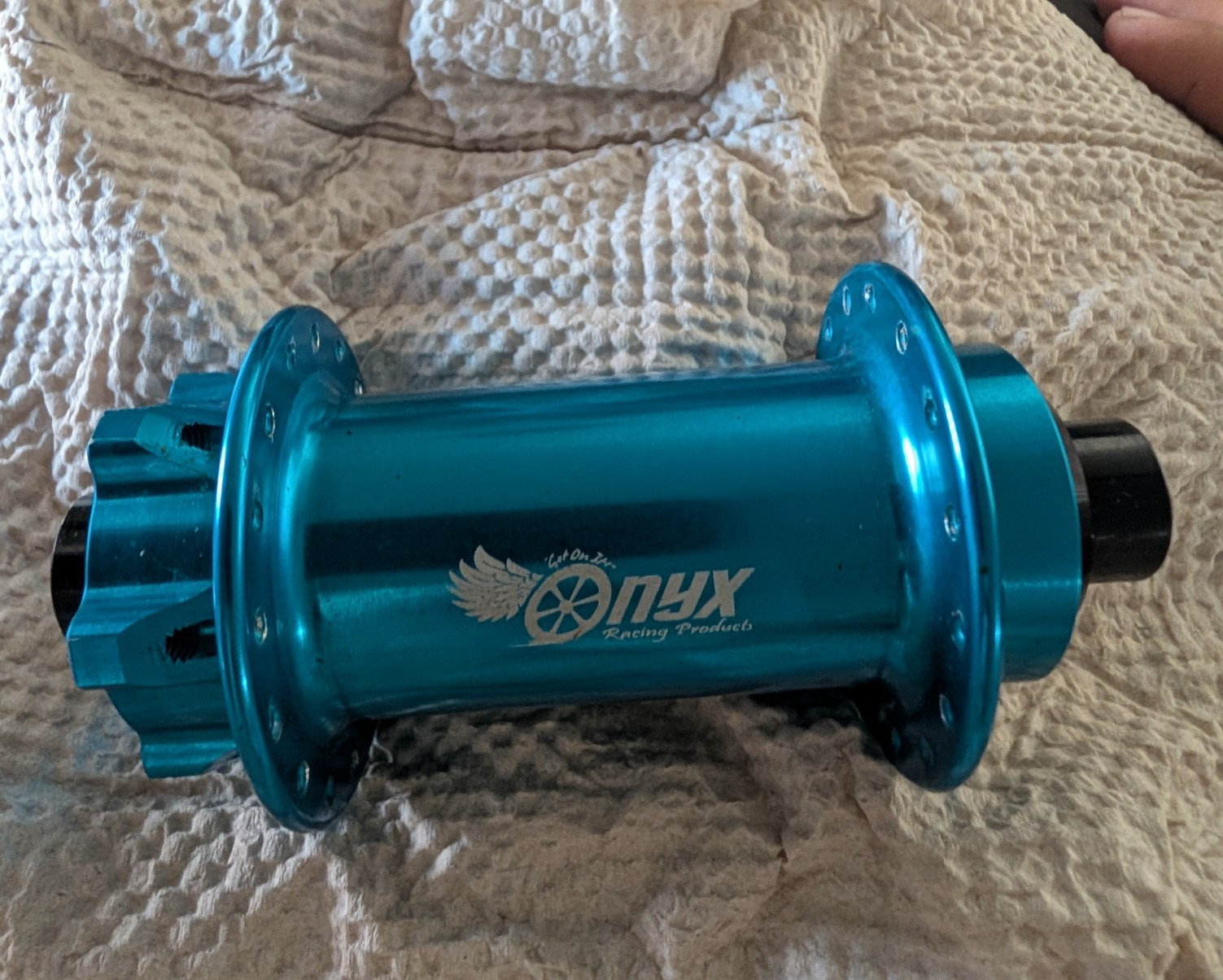 Onyx Racing Front Fat Hub 15 X 135, 32H, 6 Bolt, TA Turquoise
