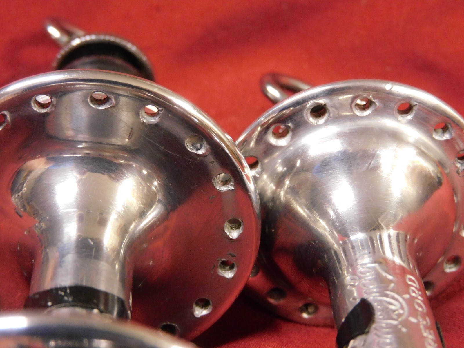 1981 Campagnolo #1034 Nuovo Record Low Flange Hubs & Skewers 36H Italian 35 x 24