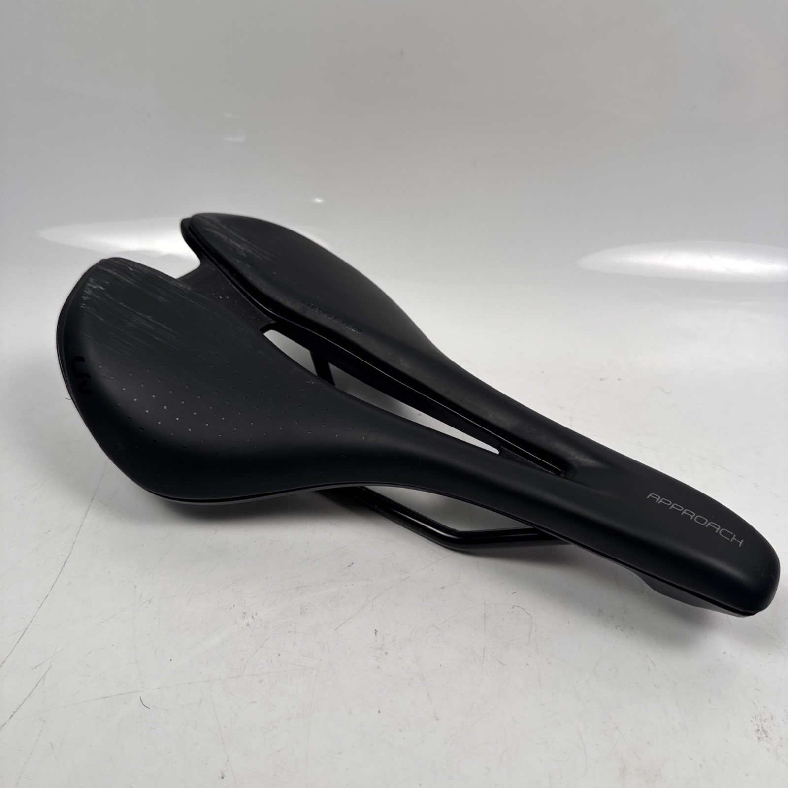 Liv Approach cutaway bicycle seat saddle steel rails road