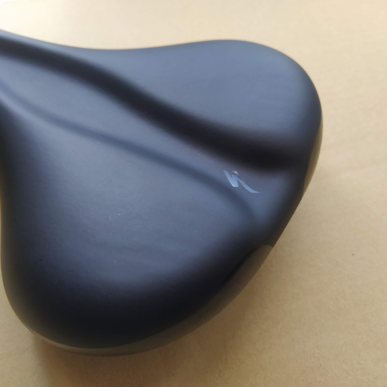NOS Specialized DoIce Gel Saddle 265x165mm wide Comfort, City, Tour, E-Bike