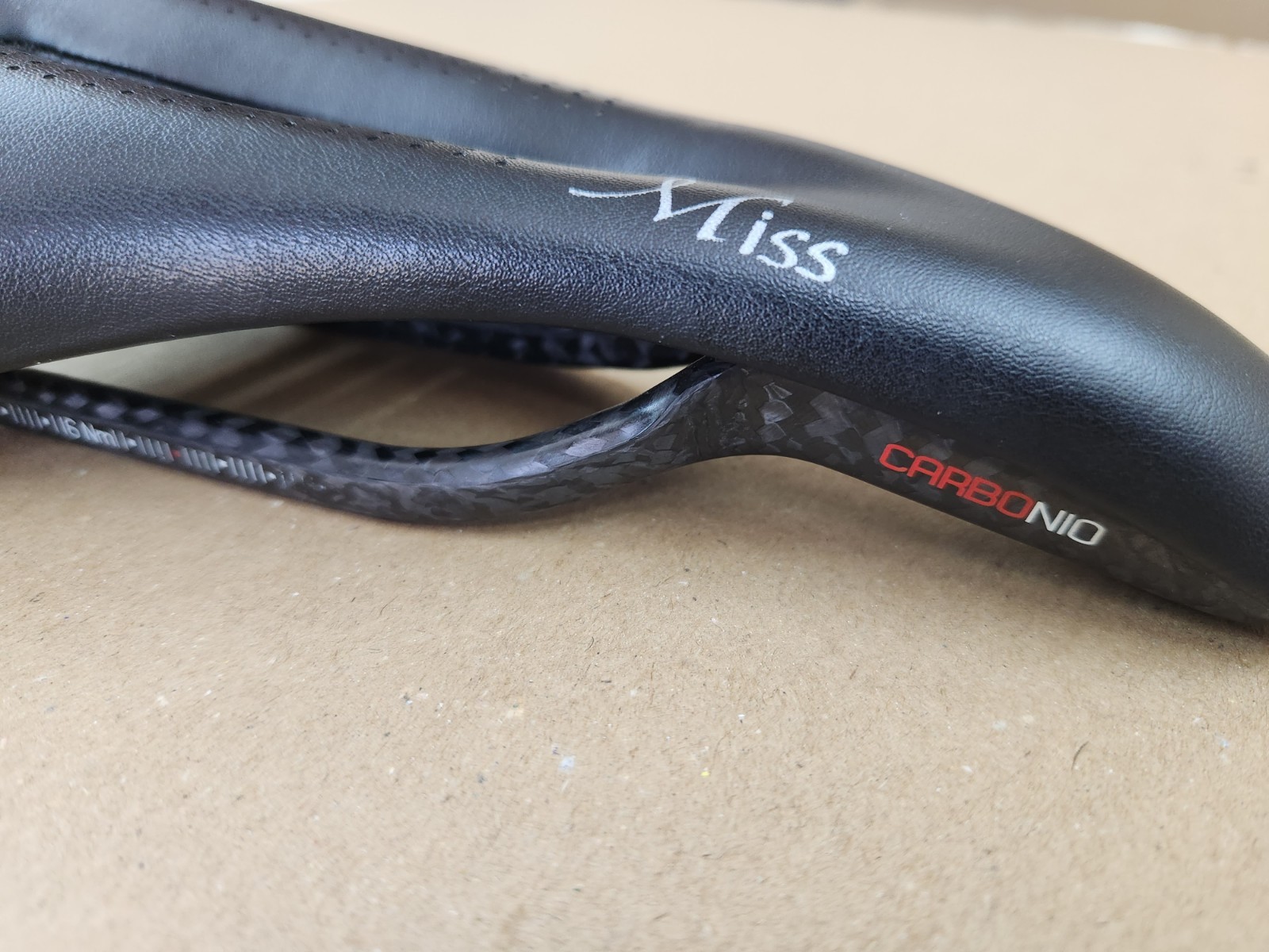 Astute Miss Lite VT Carbonio Rail Women’s Saddle