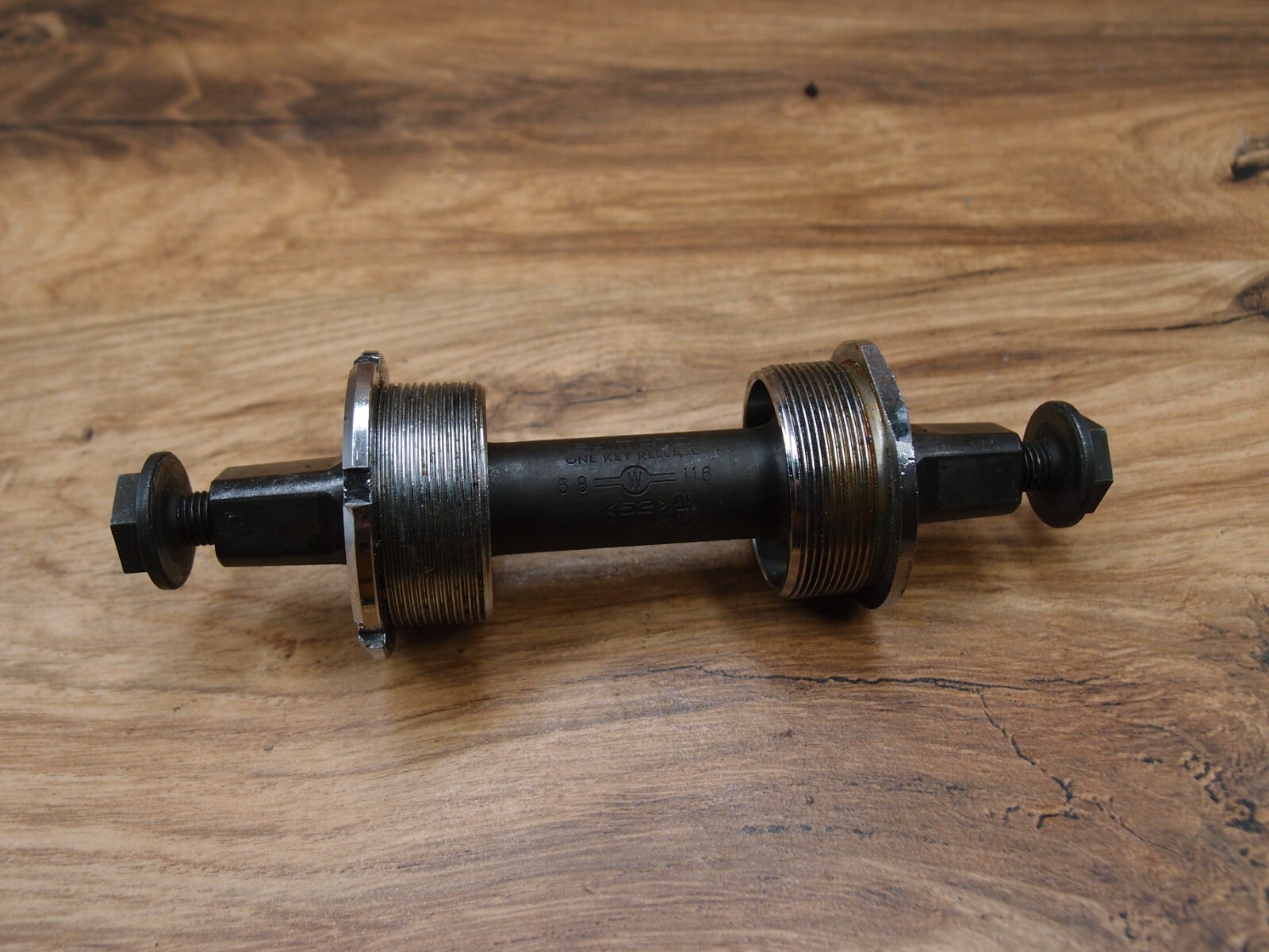 bottom bracket Shimano 600 Arabesque VIA Japa One Key Release 116 mm BSA / 68 mm