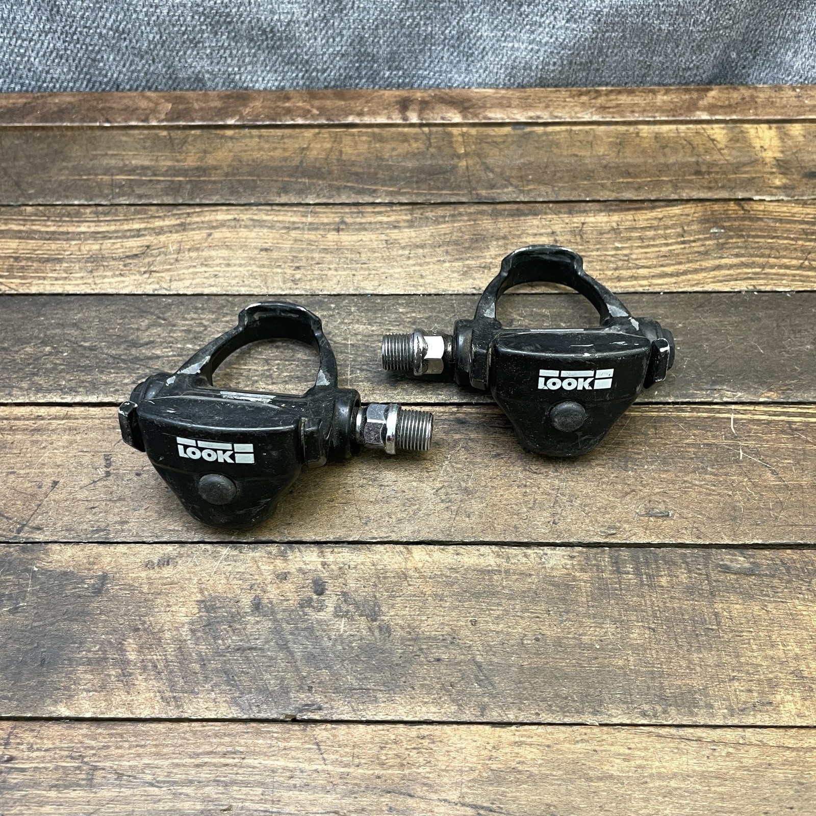 Vintage Look Clipless Road Bike Pedals 9/16 Black Pair 470g Composite Used