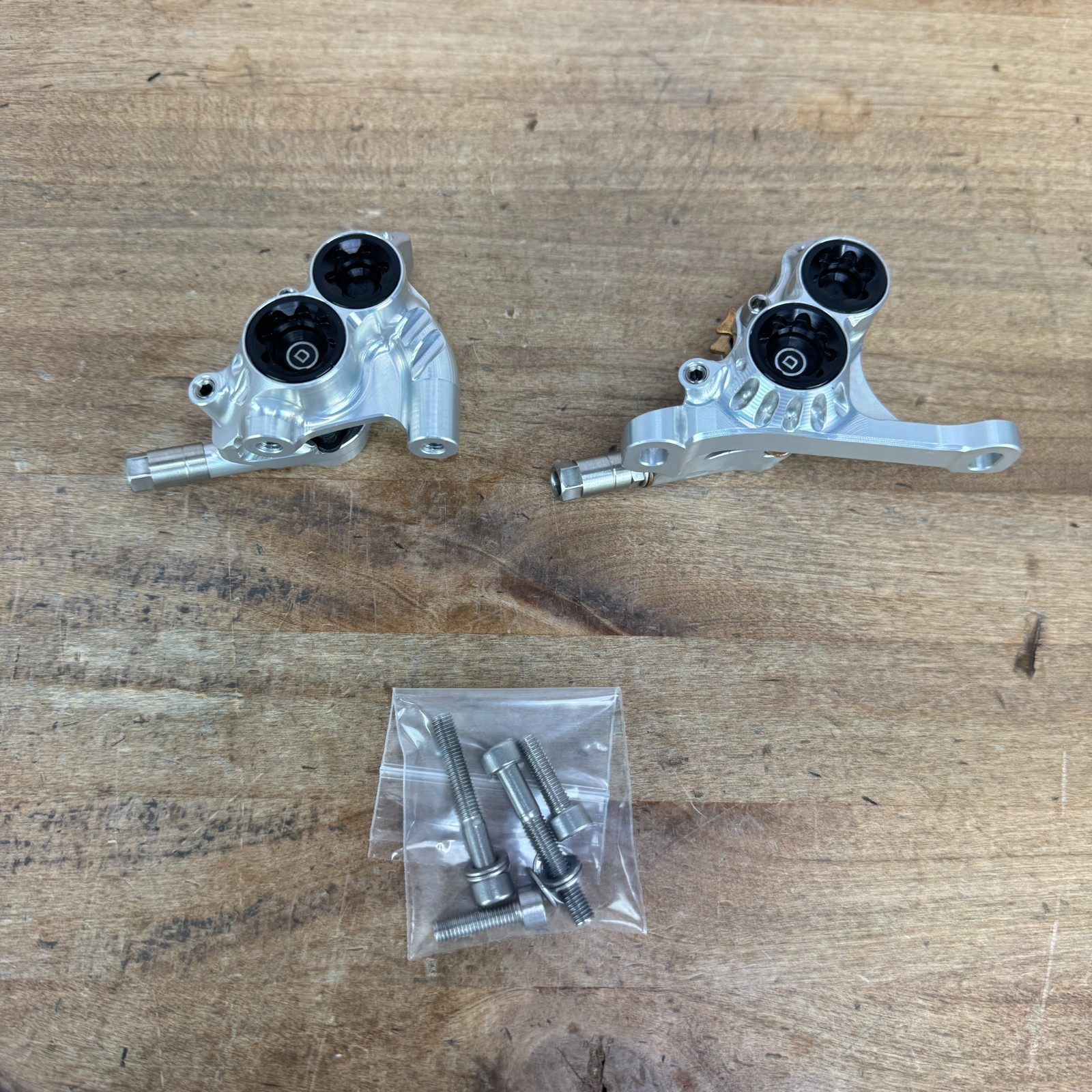 Hope RX4+ 4-Piston FM/FMF +20 Flat-Mount Silver Hydraulic Disc Brake Calipers