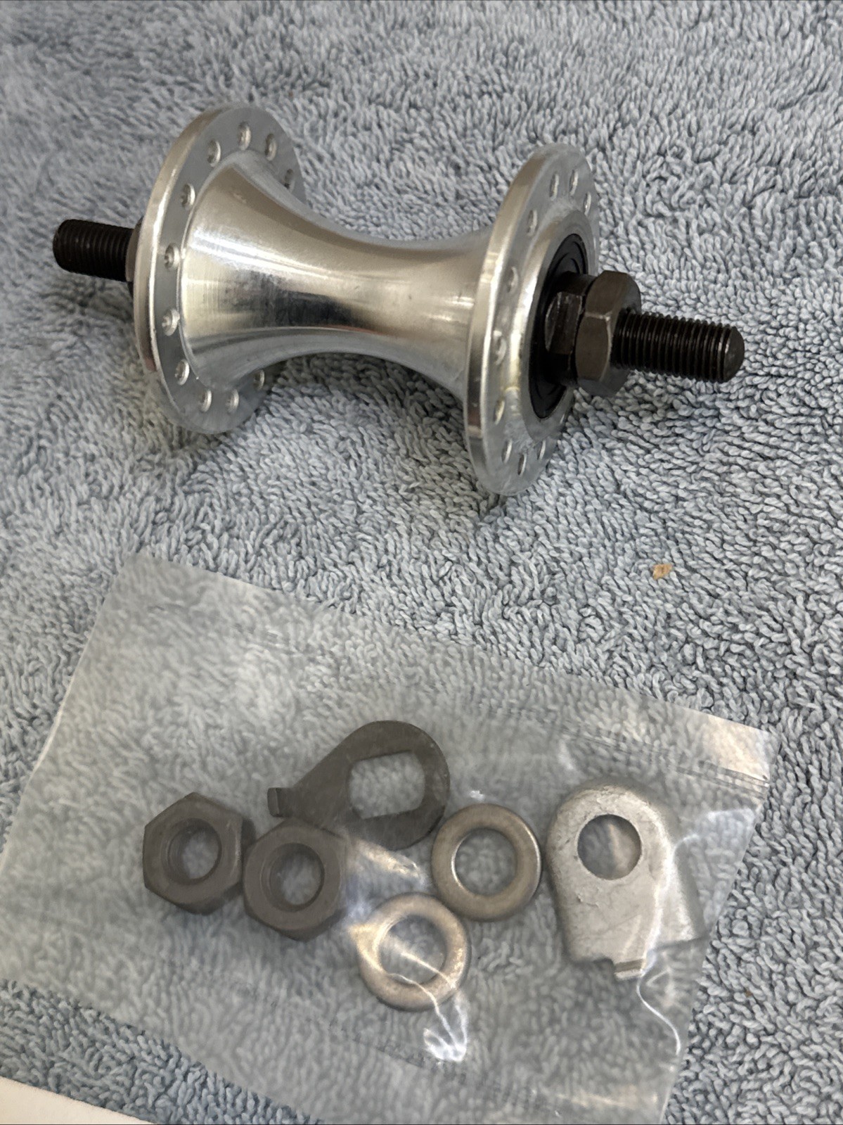 Brompton Front Hub 28h Silver -75mm Over Locknut Dimension – 106mm axle length