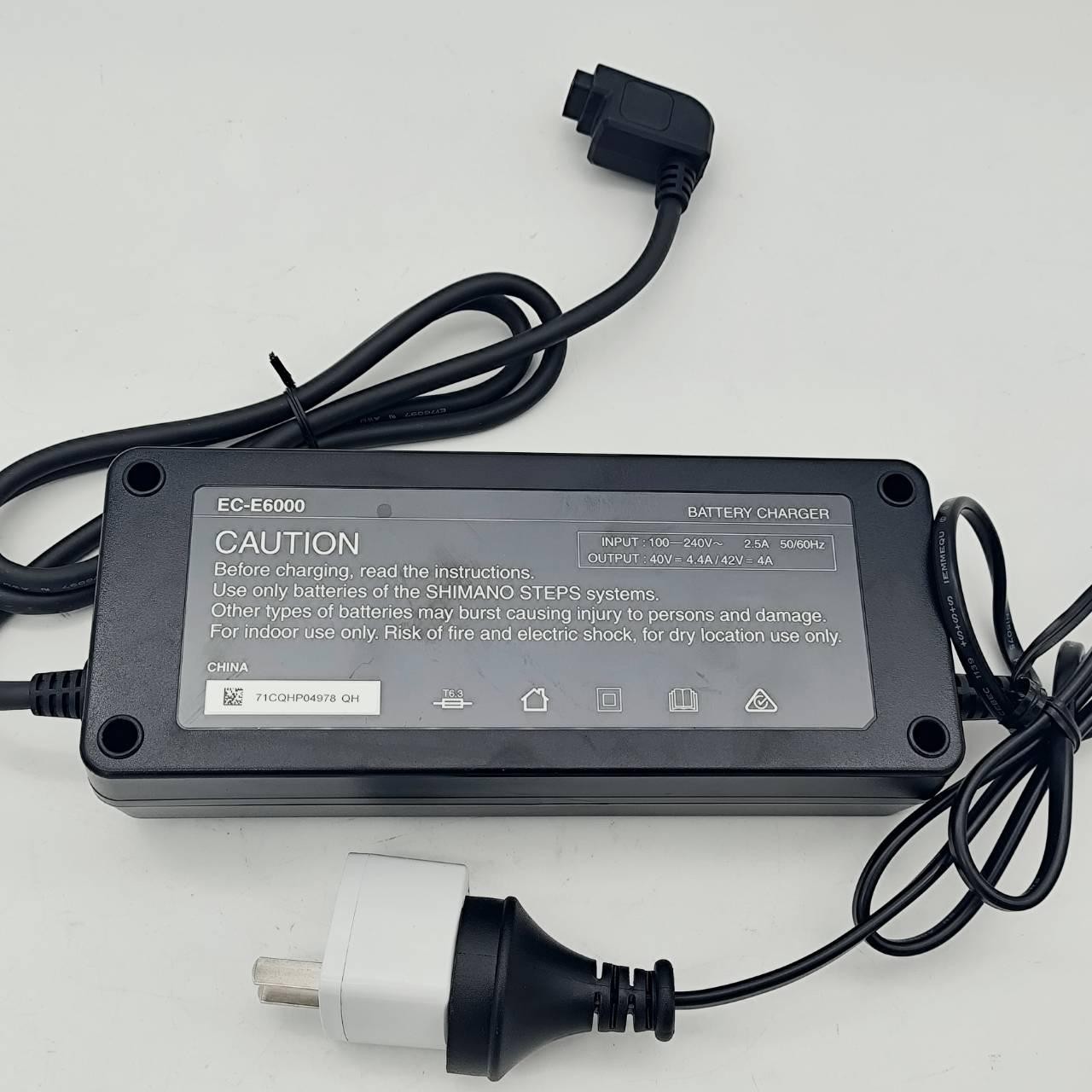 Shimano Steps Battery Charger(4A) EC-E6000-4, BT E6000 E6010 E8000 SM-BTE60