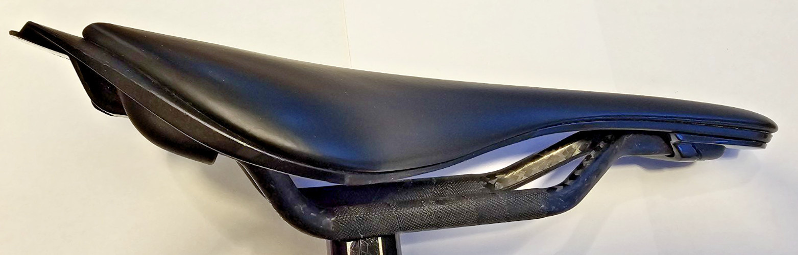 Fizik Antares R1 Versus Evo Saddle Regular 139mm 7x9mm Carbon Rails 174g Box
