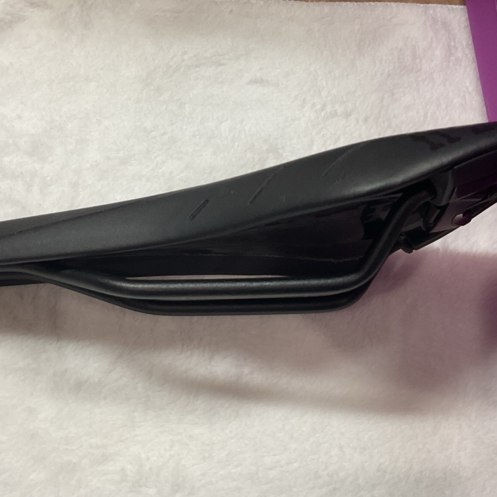 Fizik Arione R7 Black Racing Road Bike Saddle Synthetic Manganese Rails – Used