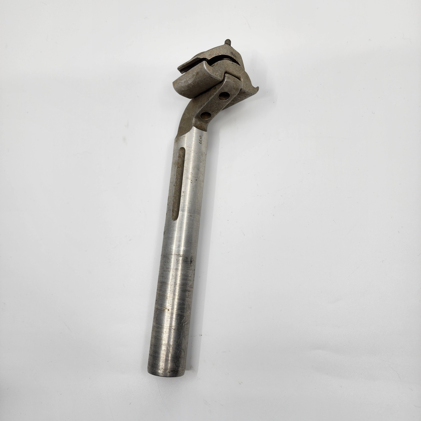 Avocet 27mm Bicycle 30mm Off-Set Adjustable 210mm Fluted Seatpost -Missing bolt