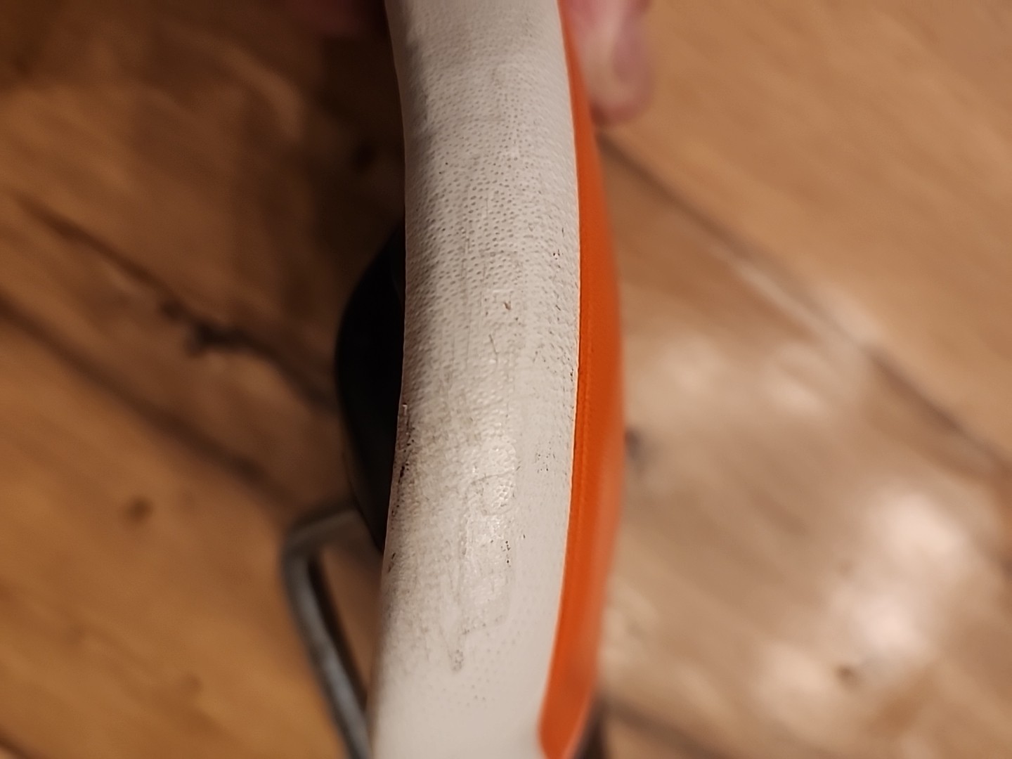 SDG Bel-Air Kona saddle, steel rail – Orange, White, Black