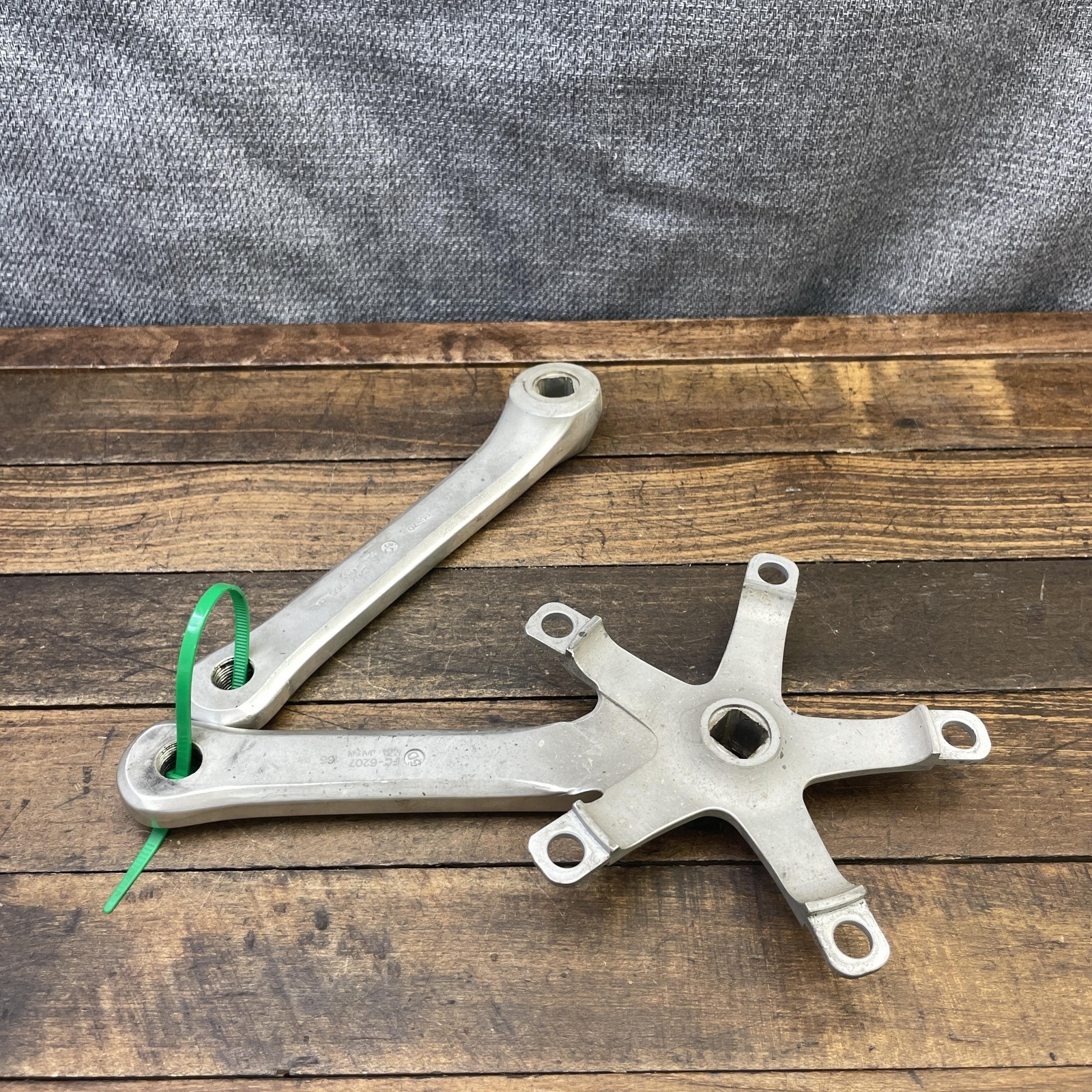 Vintage Shimano 600 FC-6207 Crankset 165mm 130 BCD Square Taper Arms Japan 80s
