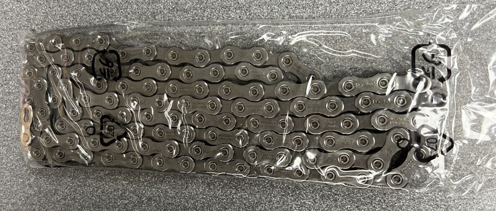 Shimano CN-HG701-11 Chain – 11-Speed, 126 Links, Gray
