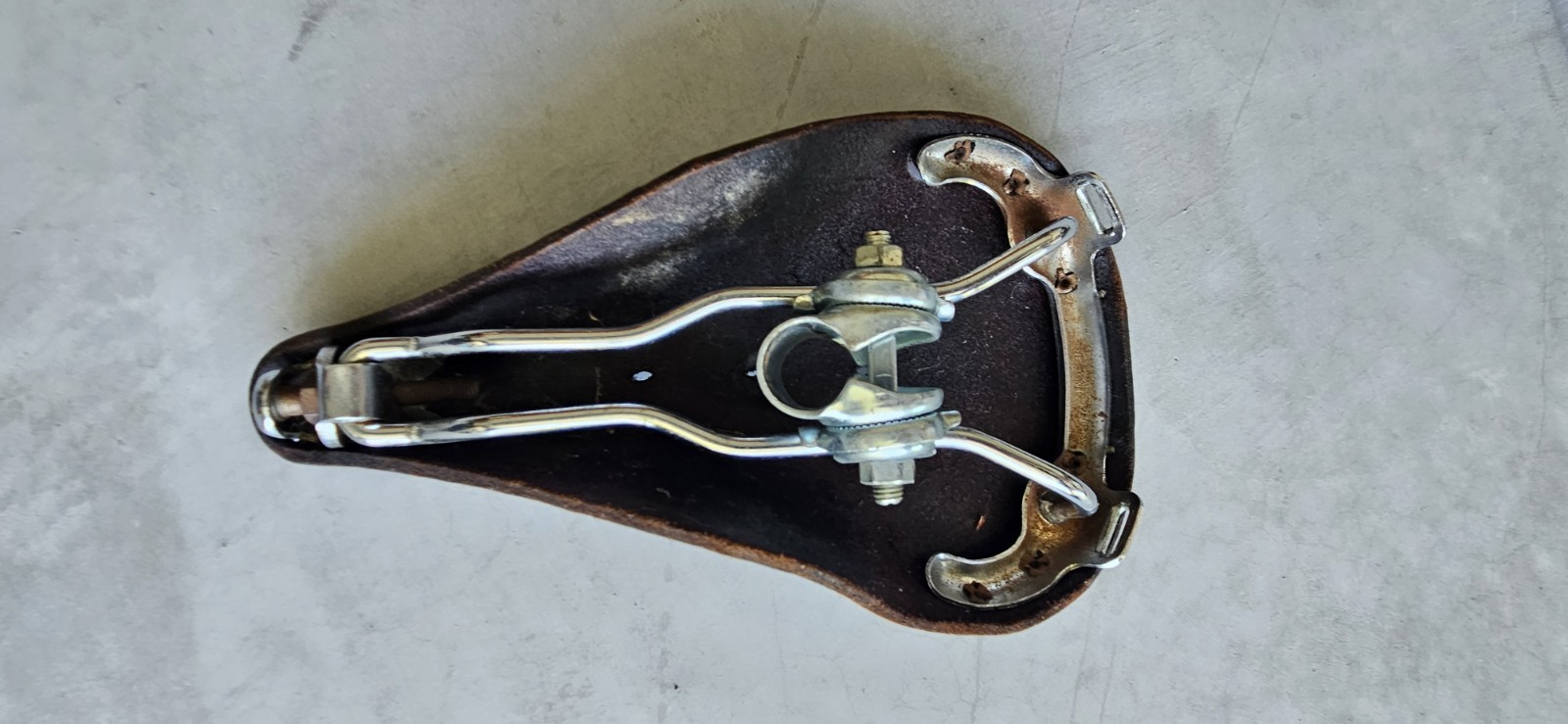 Vintage Brooks Professional Seat Saddle Leather Copper Rivet Button England Made