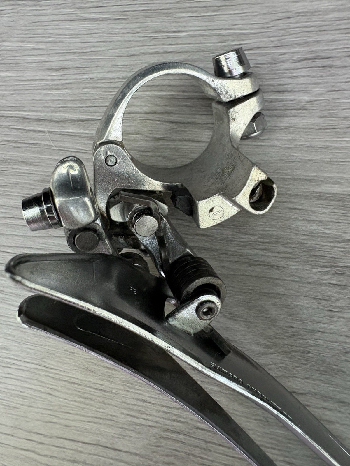 SHIMANO 600 AX FRONT DERAILLEUR CLAMP-ON 28.6 MM 5, 6, OR 7 SPEED
