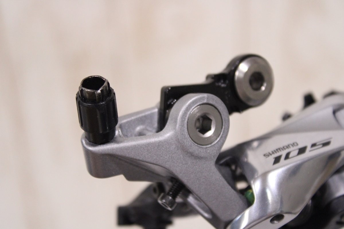 Shimano 105 RD-R7000 GS Rear Derailleur 11 Speed Silver Road Bike NOS Unused New