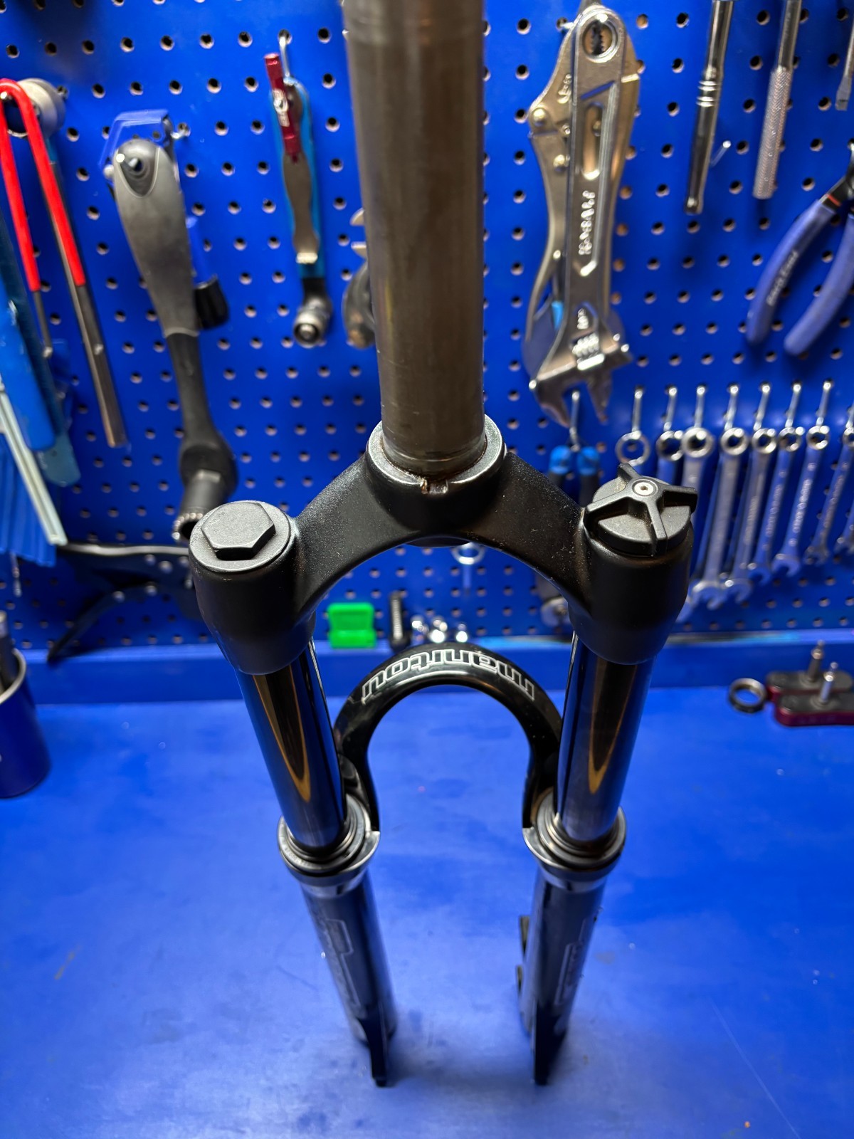 Manitou Splice Comp 130mm Travel Straight Steerer 1 1/8″ Fork 26″