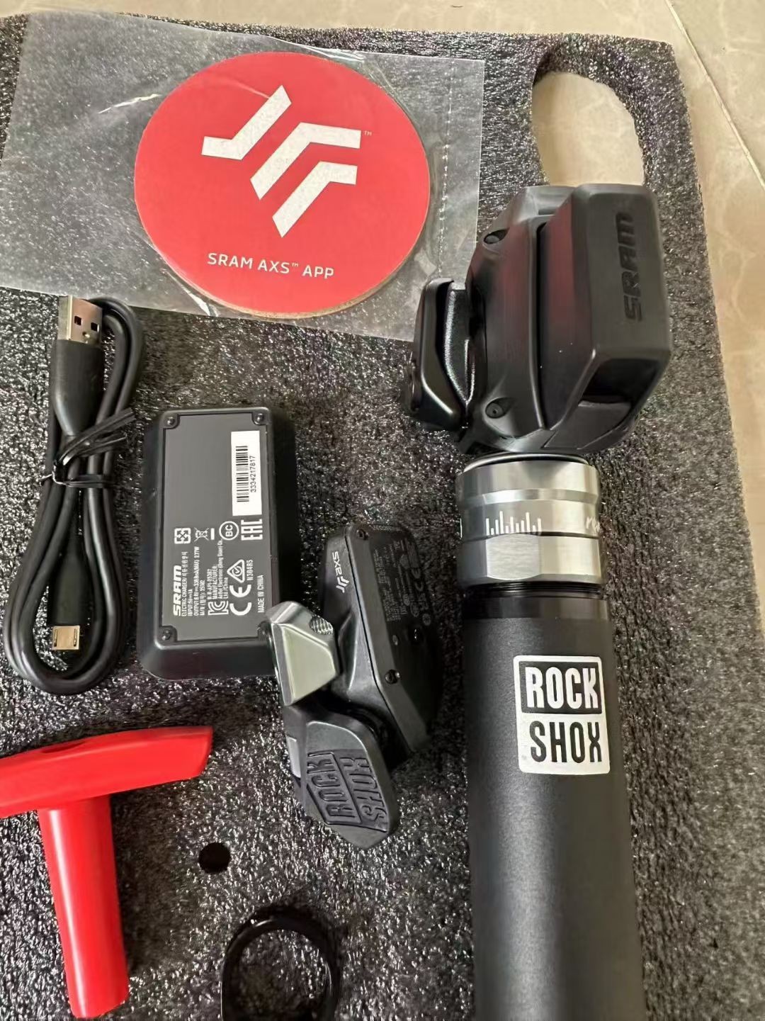 Rockshox Reverb AXS Electronic Dropper Post 34.9 170mm A1