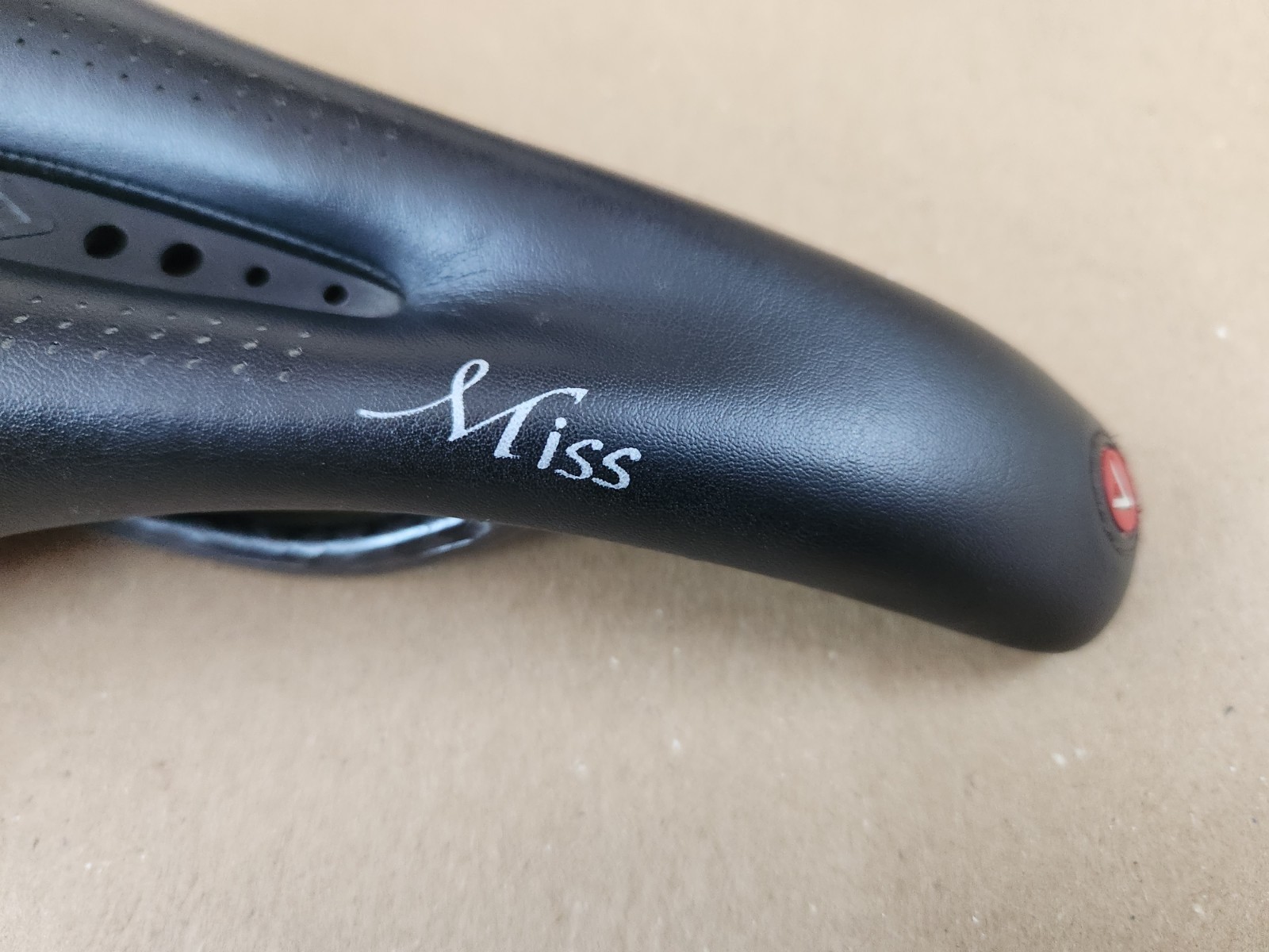 Astute Miss Lite VT Carbonio Rail Women’s Saddle