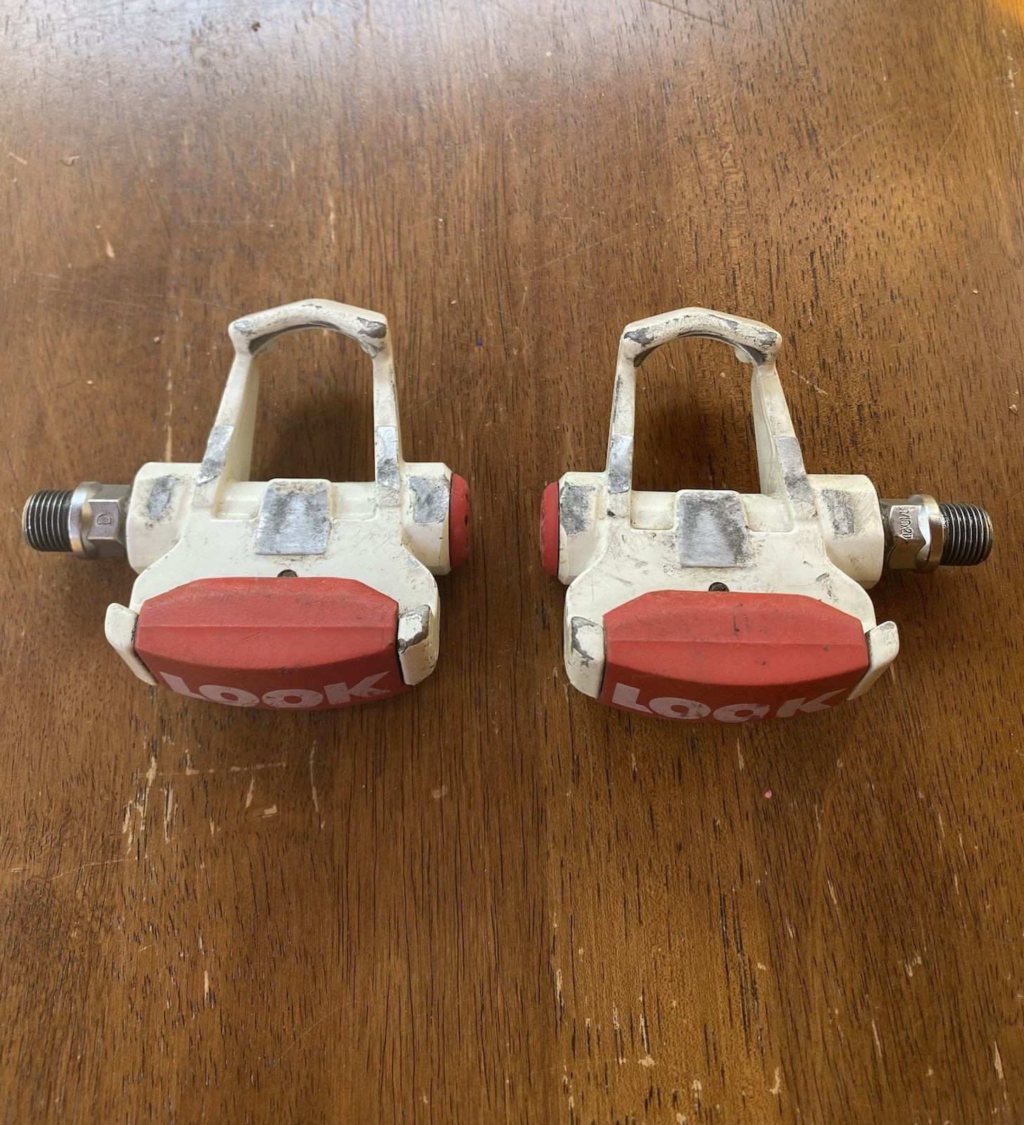 Vintage LOOK Clipless Road Bike Pedals and Cycling Shoes (women’s 8).