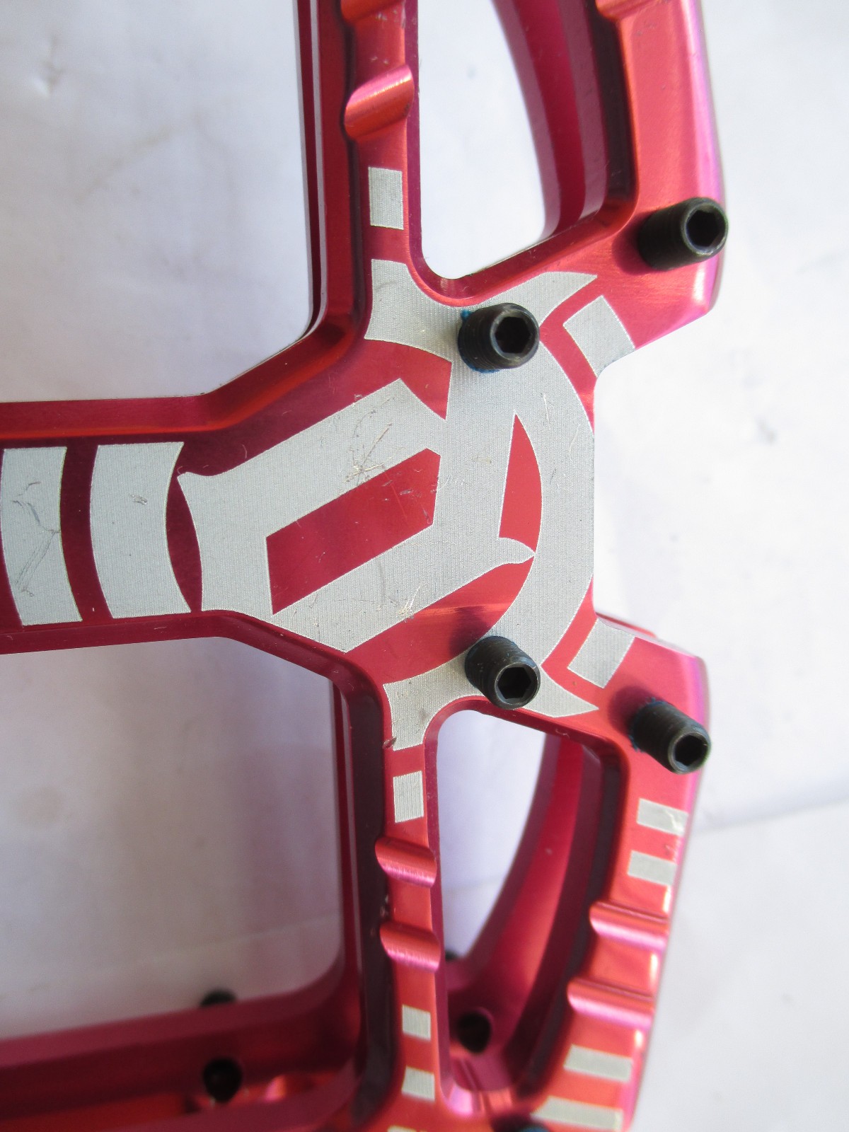New Deity TMAC Aluminum Spindle MTB Mountain Bike / Biking Cycling Pedal Set Red