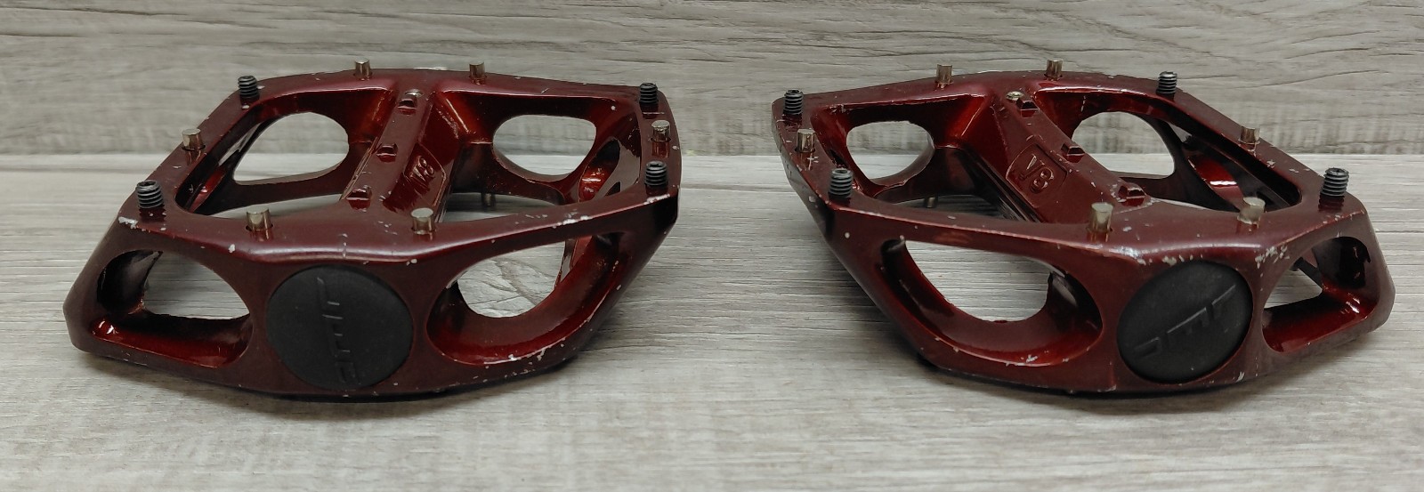 DMR V8 Platform MTB Mountain Bike Pedals V-8 Dark Red