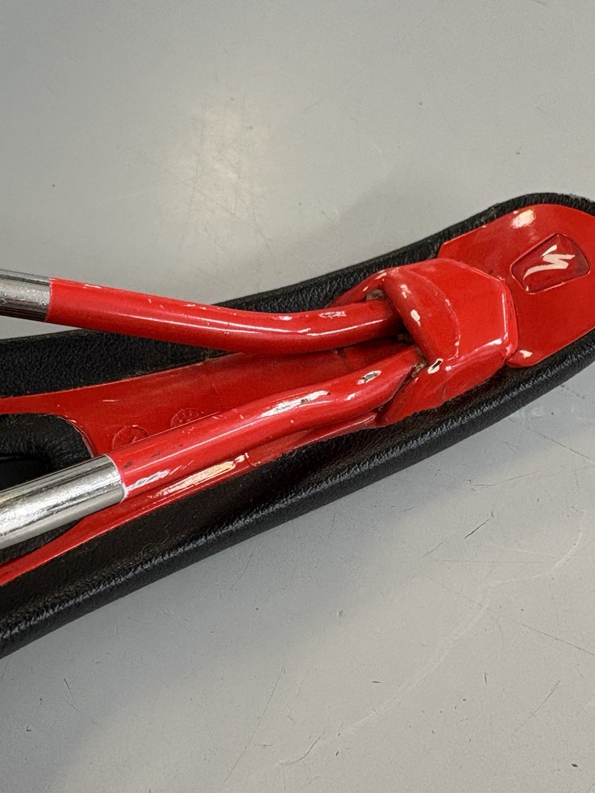 Specialized Romin Evo Expert Saddle 143mm Black/Red Hollow Titanium Rails