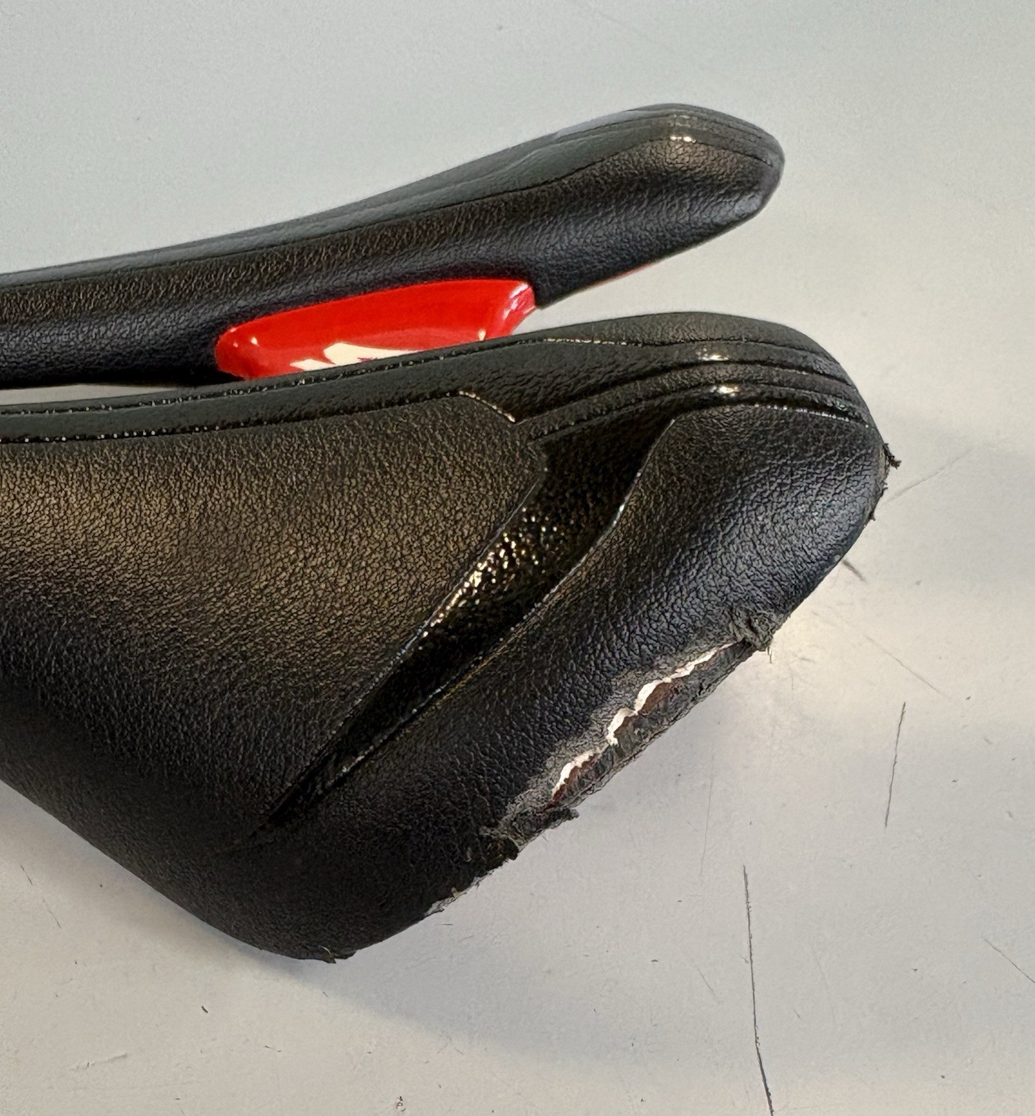 Specialized Romin Evo Expert Saddle 143mm Black/Red Hollow Titanium Rails