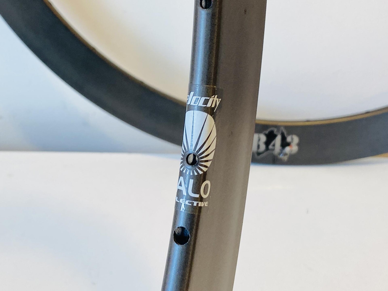 Velocity B43 700c Rim Set 32h Halo Reflective NMSW – Made in Australia